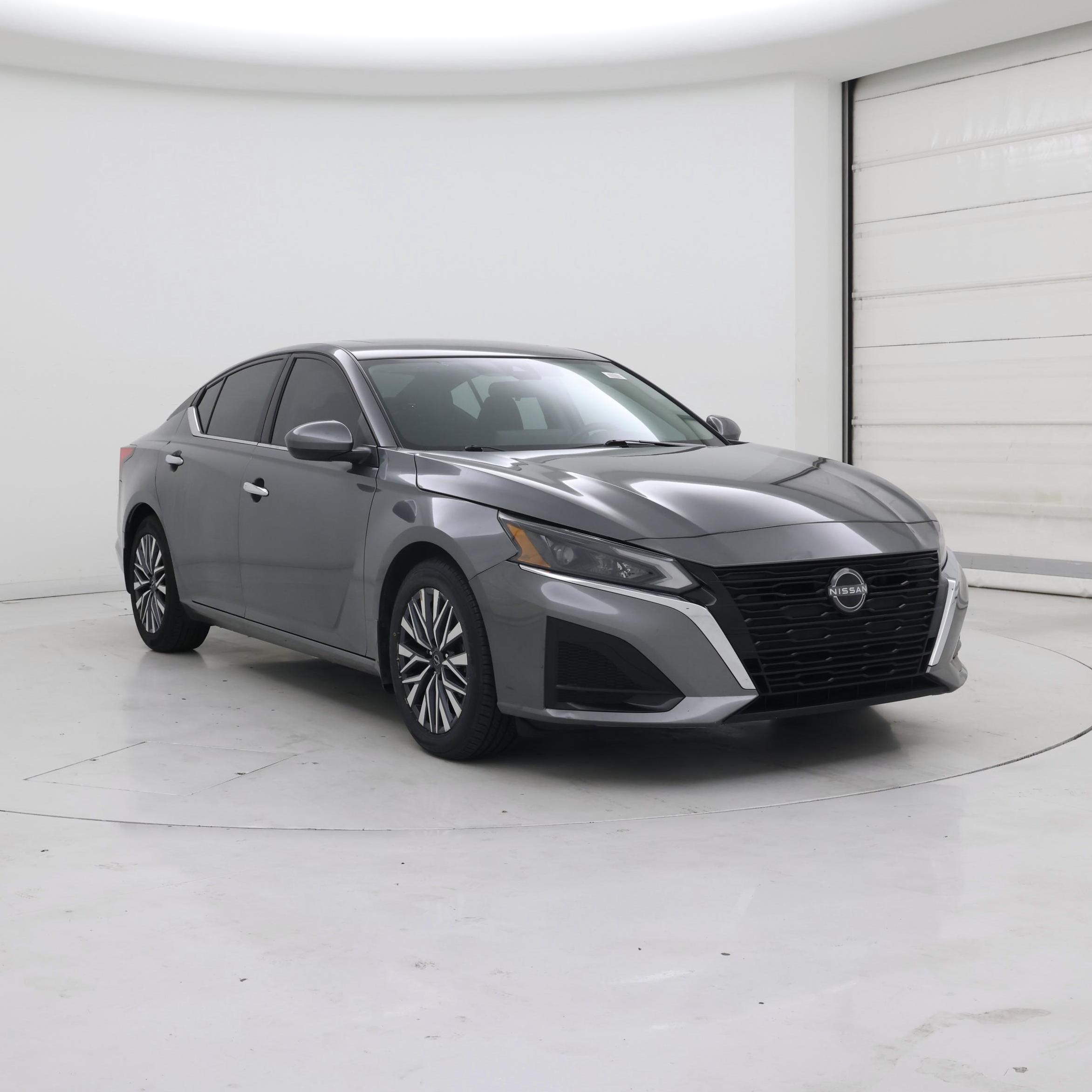 Gray 2023 Nissan Altima Sedan Front-Wheel Drive Automatic