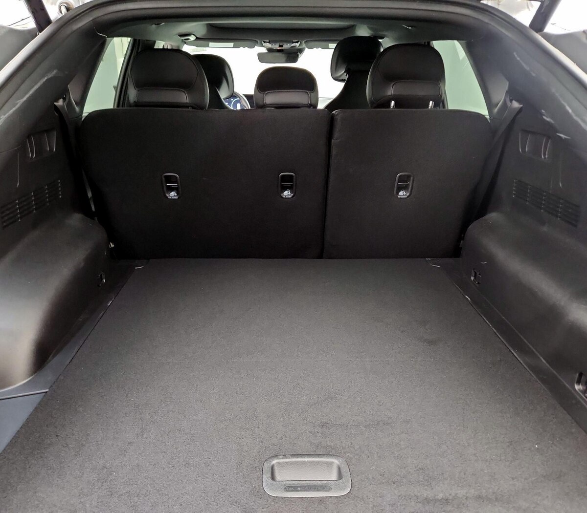 Trunk/Cargo (Seats Up)