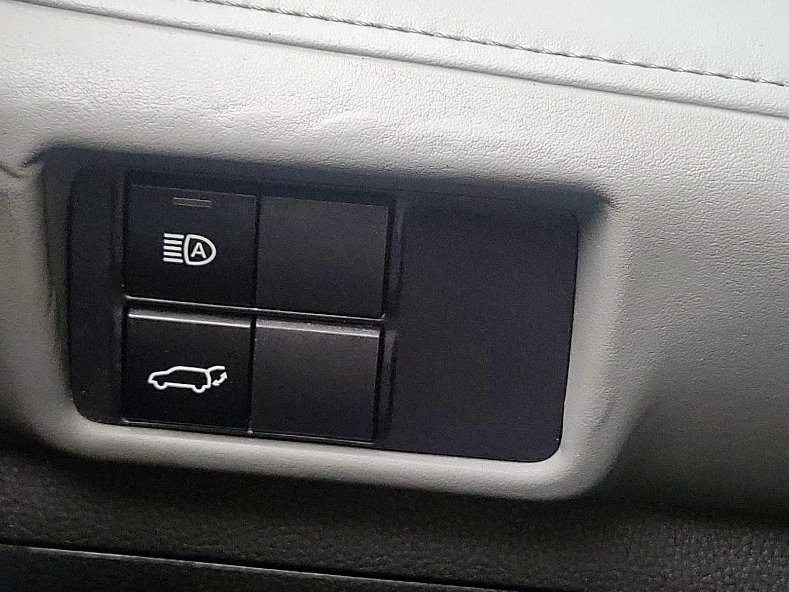 2022 Toyota Highlander XLE - Photo 14