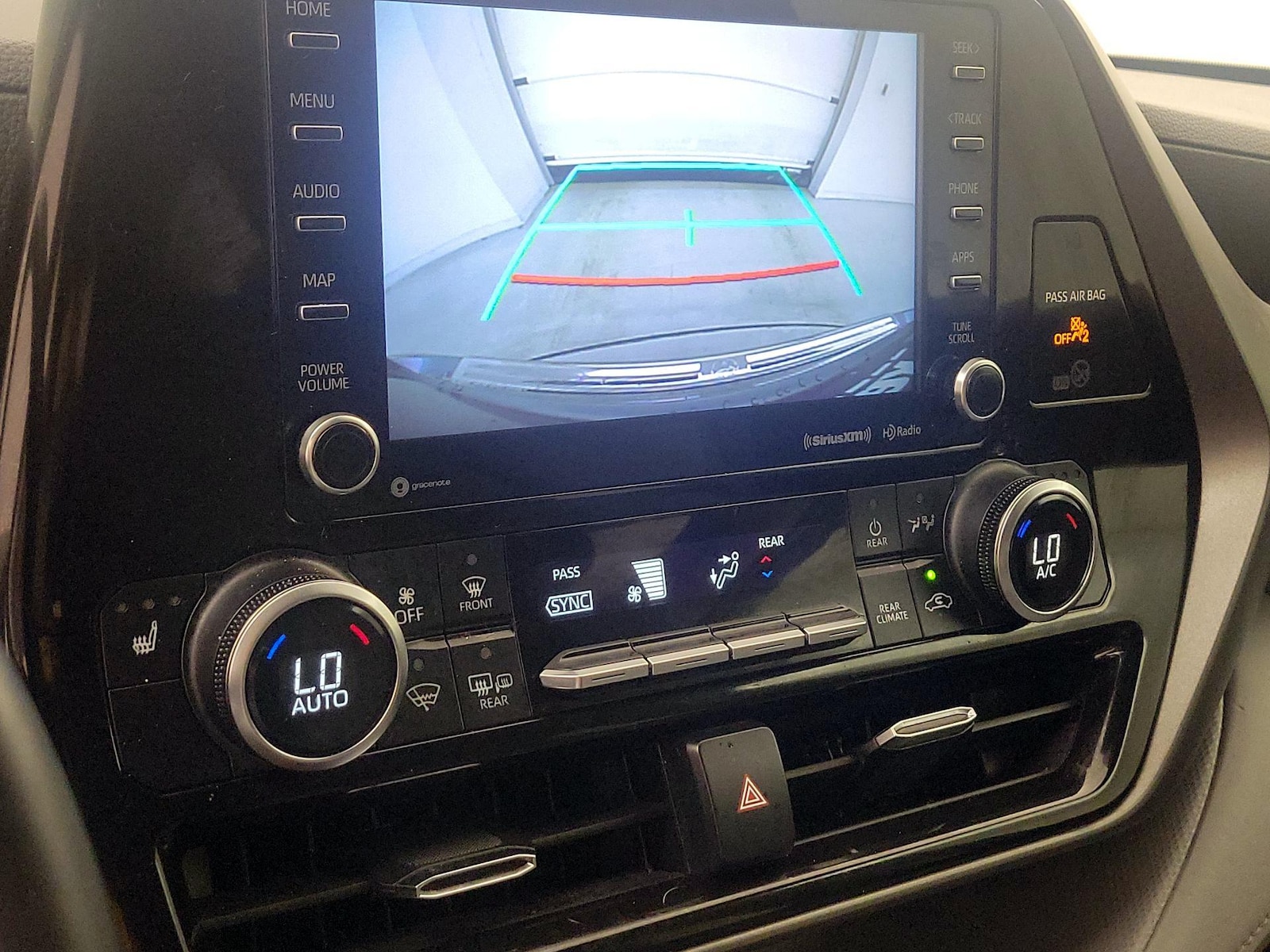2022 Toyota Highlander XLE - Photo 15