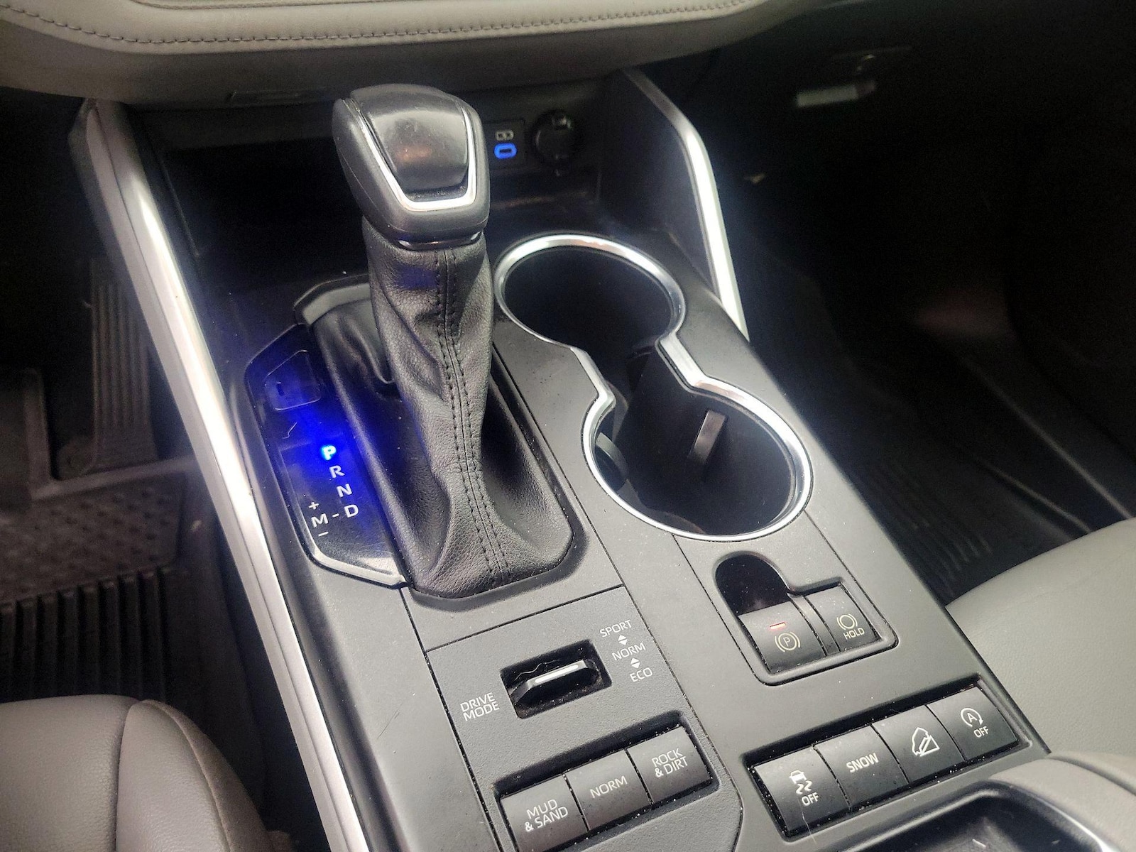 2022 Toyota Highlander XLE - Photo 18