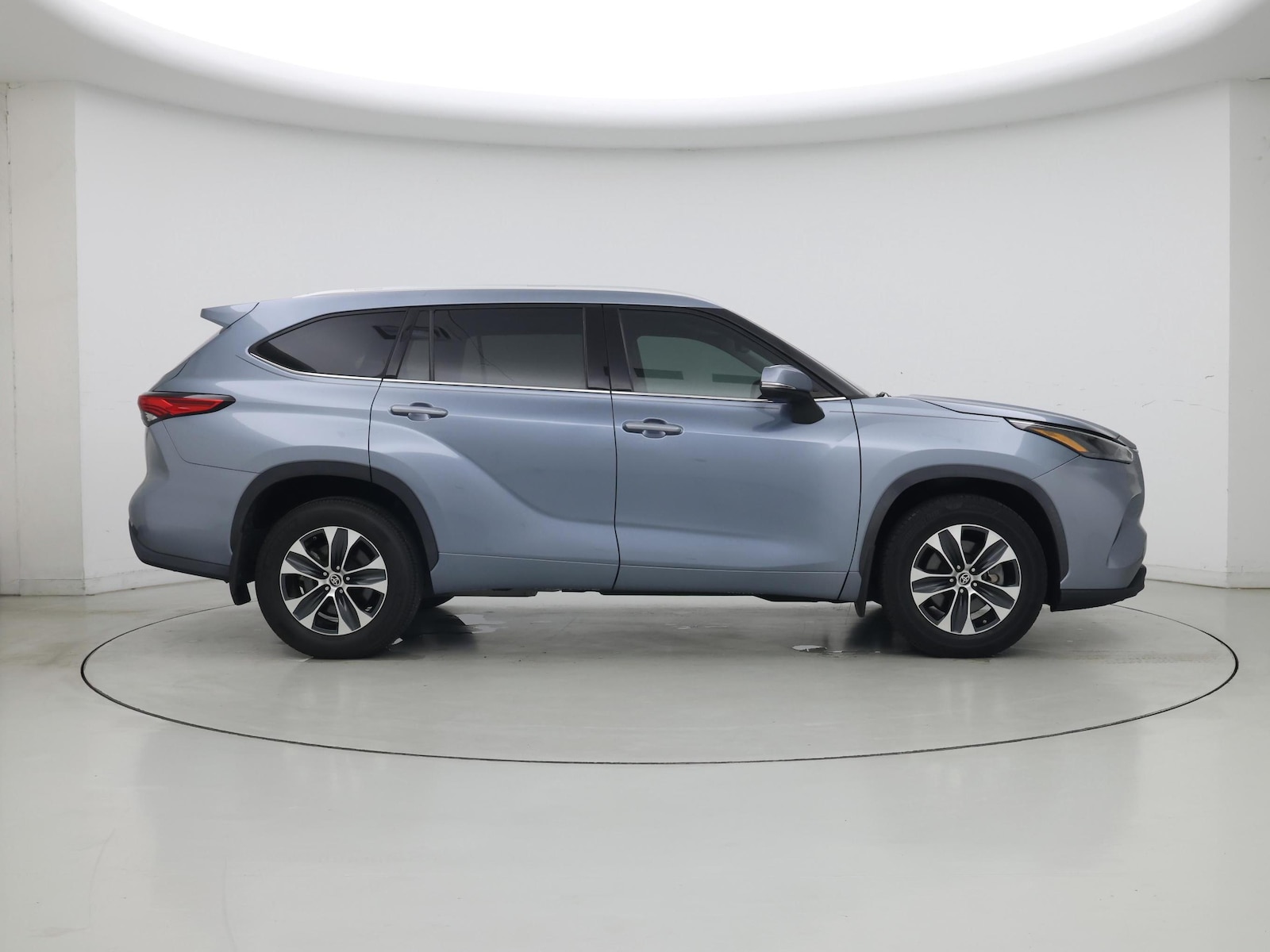 2022 Toyota Highlander XLE - Photo 8