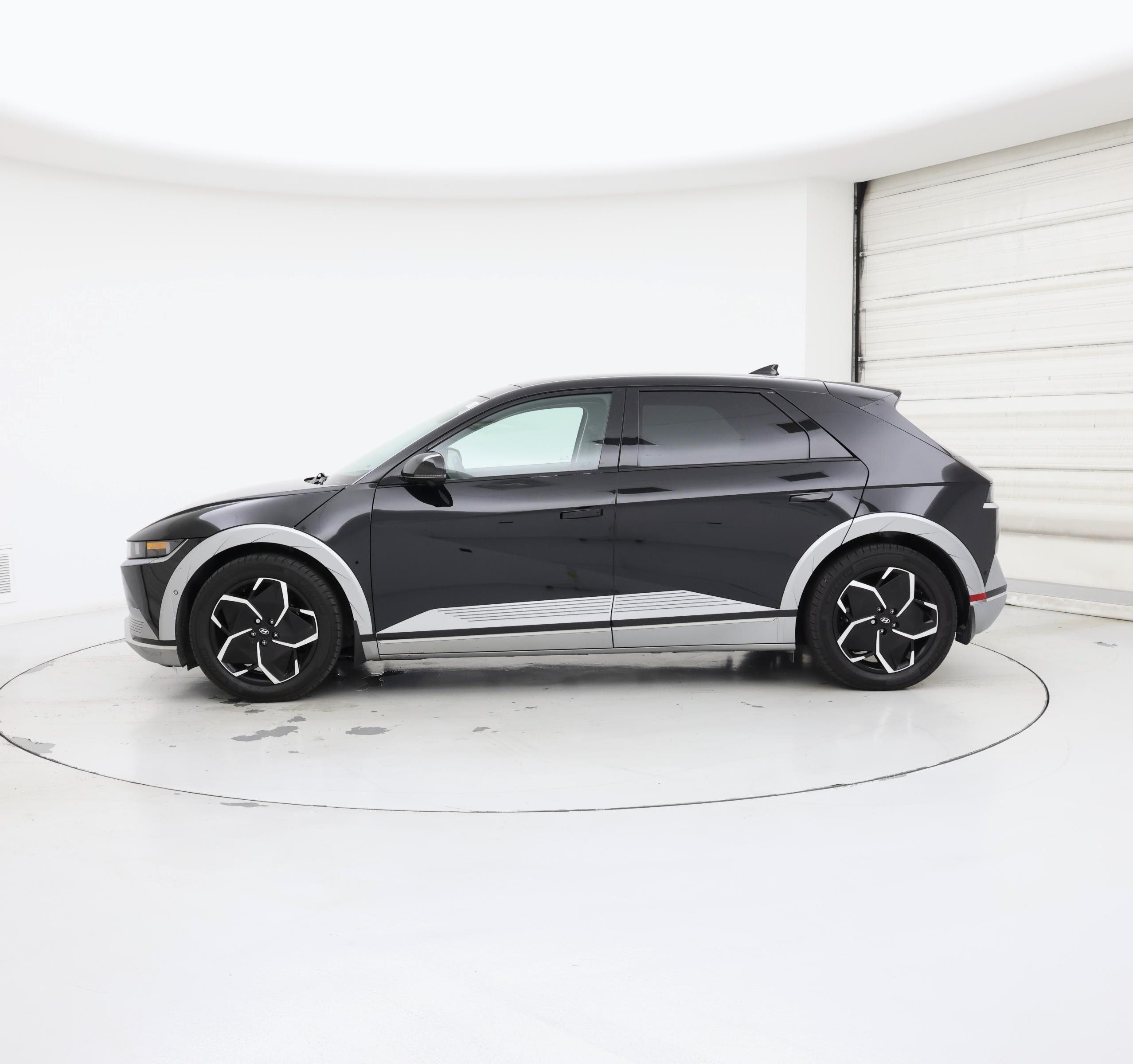 Thumbnail: 2024 Hyundai Ioniq 5 - 3