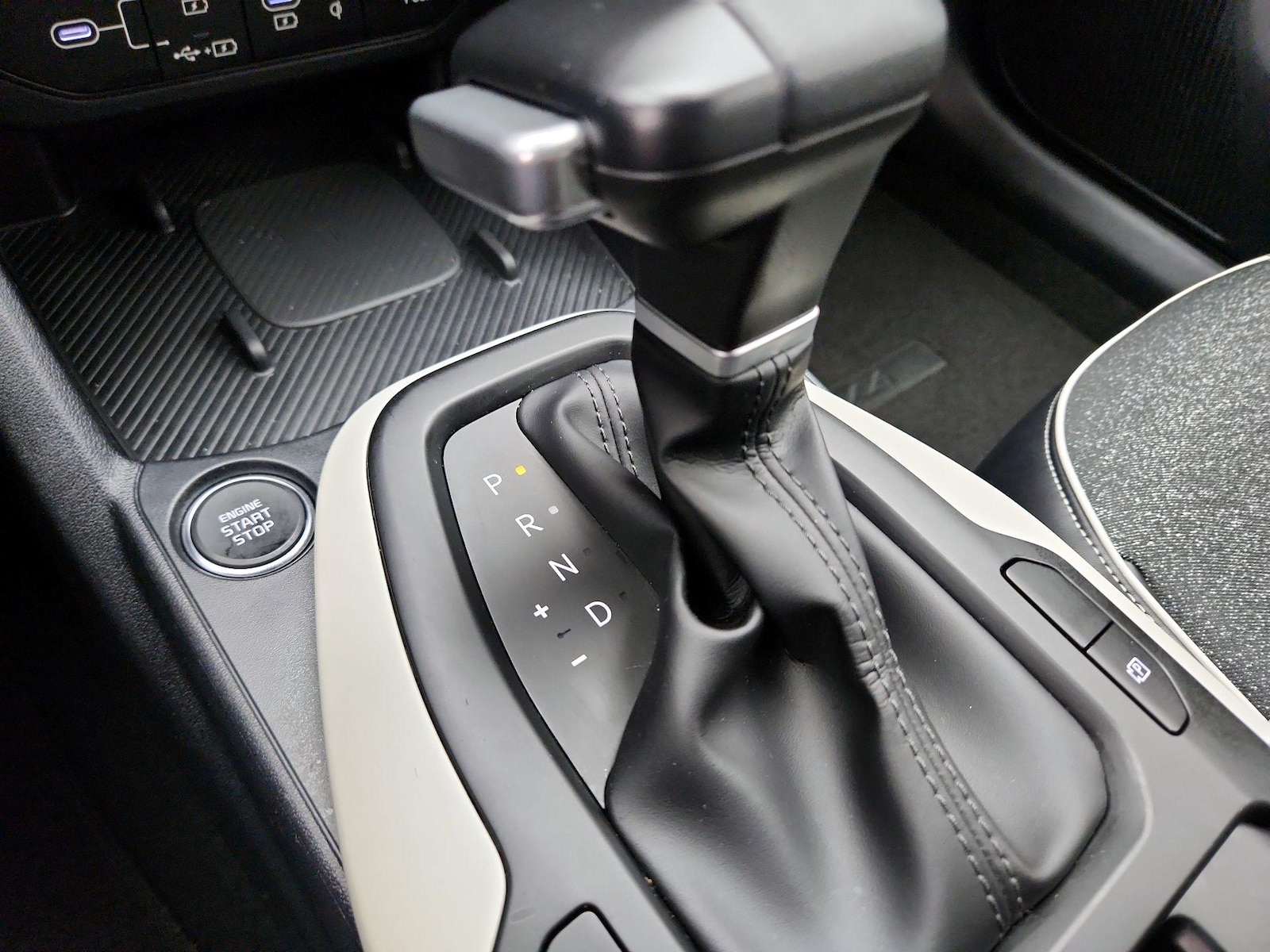 2025 Kia K4 GT-Line - Photo 19