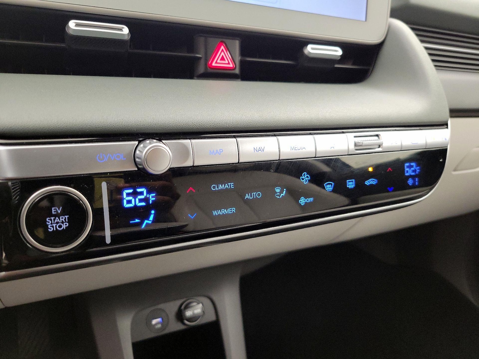 2023 Hyundai IONIQ 5 Limited - Photo 17