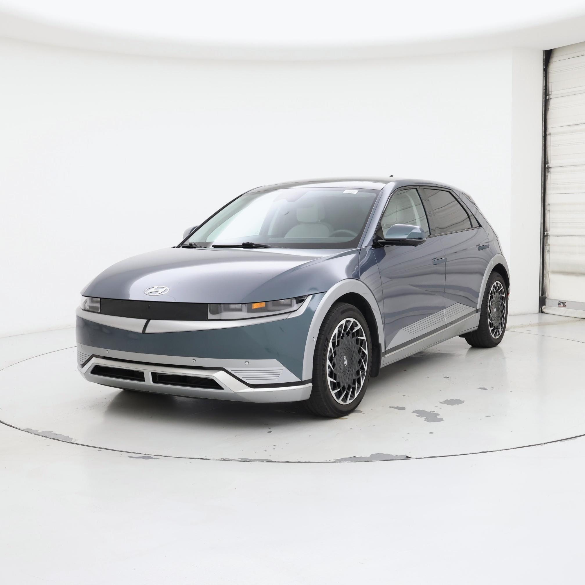 Thumbnail: 2023 Hyundai Ioniq 5 - 4