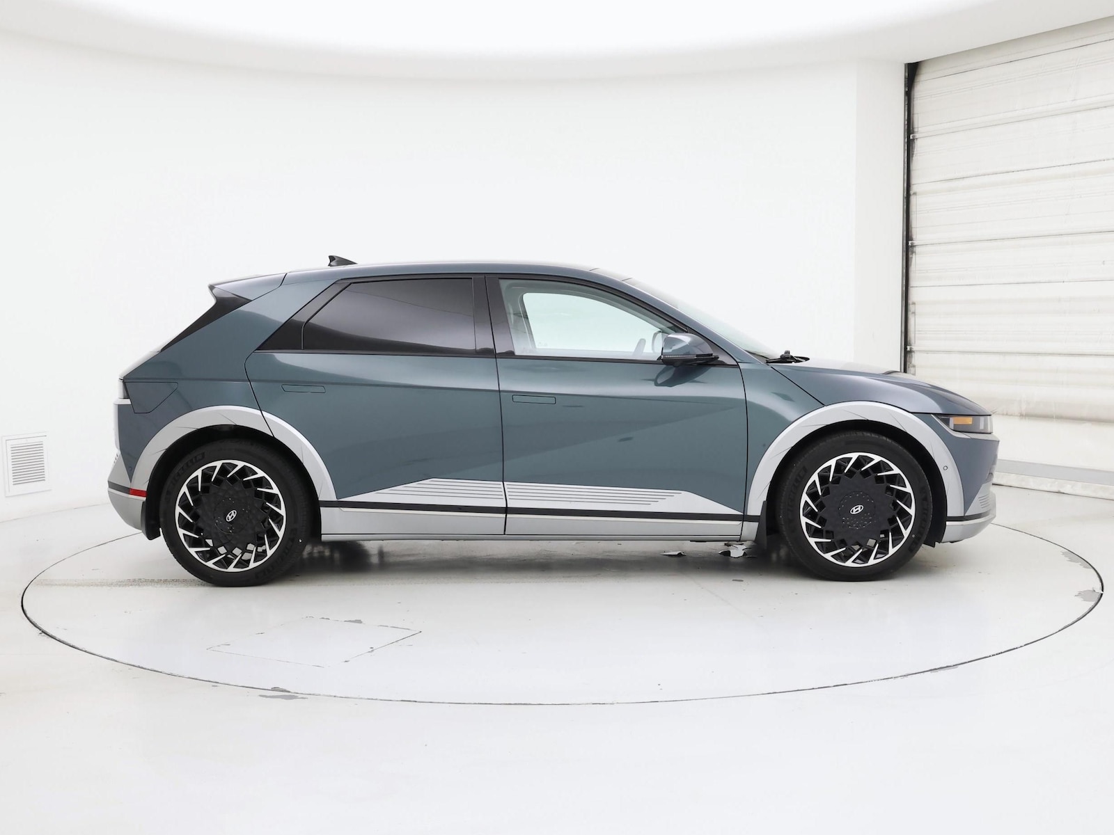 2023 Hyundai IONIQ 5 Limited - Photo 8