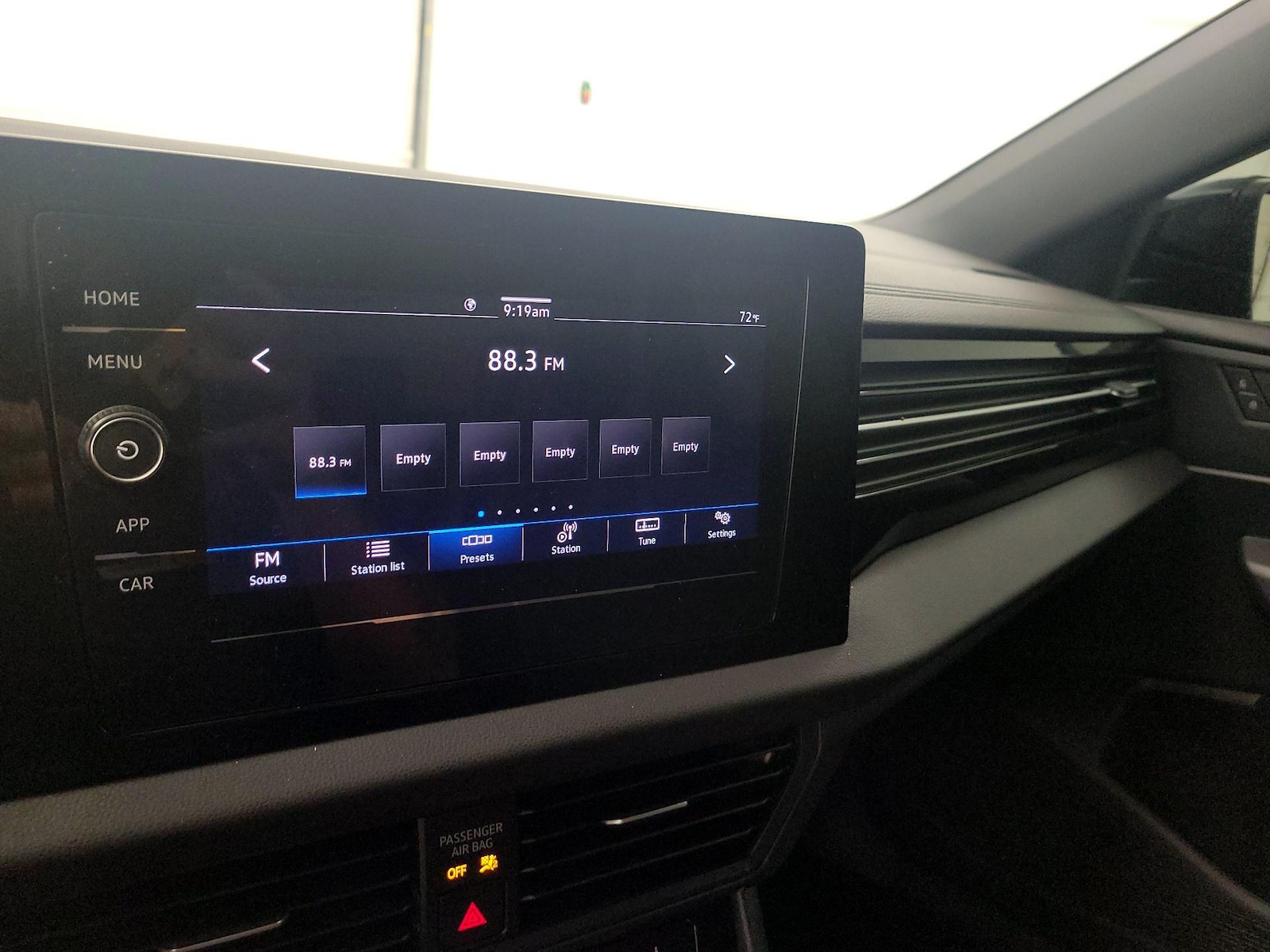 2025 Volkswagen Jetta Sport - Photo 16