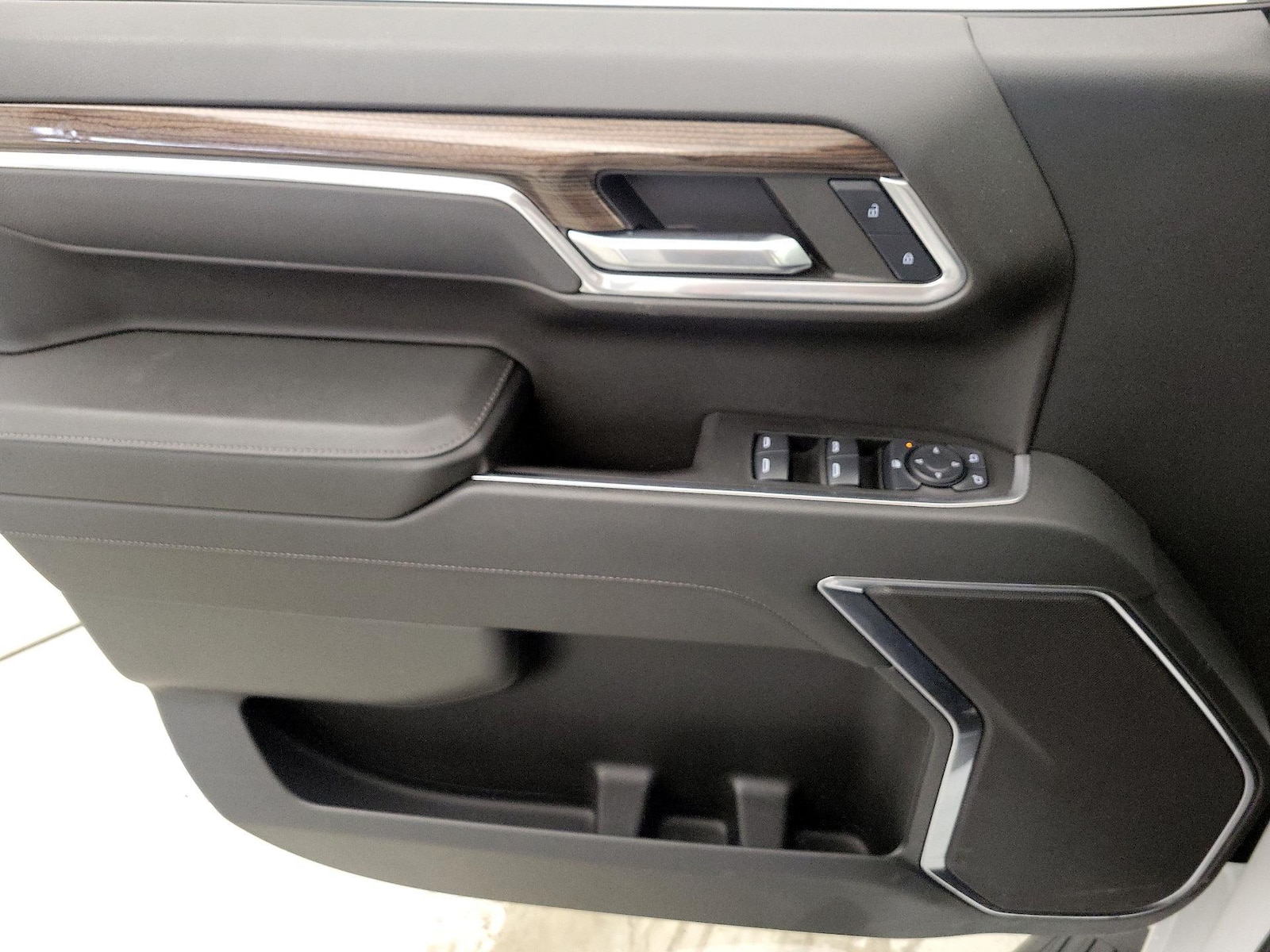 2024 Chevrolet Silverado 1500 LT - Photo 13