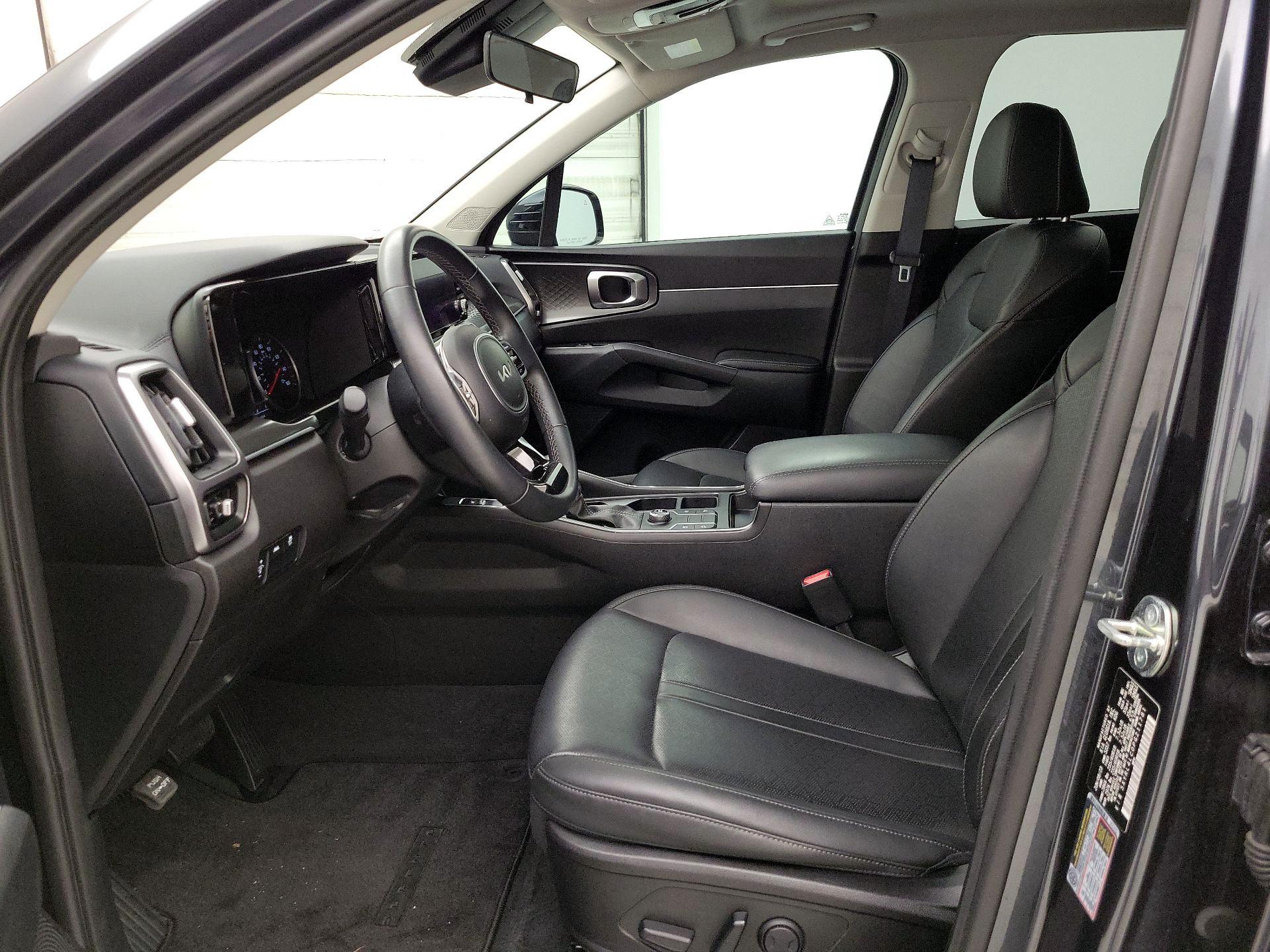 Thumbnail: 2023 Kia Sorento - 11