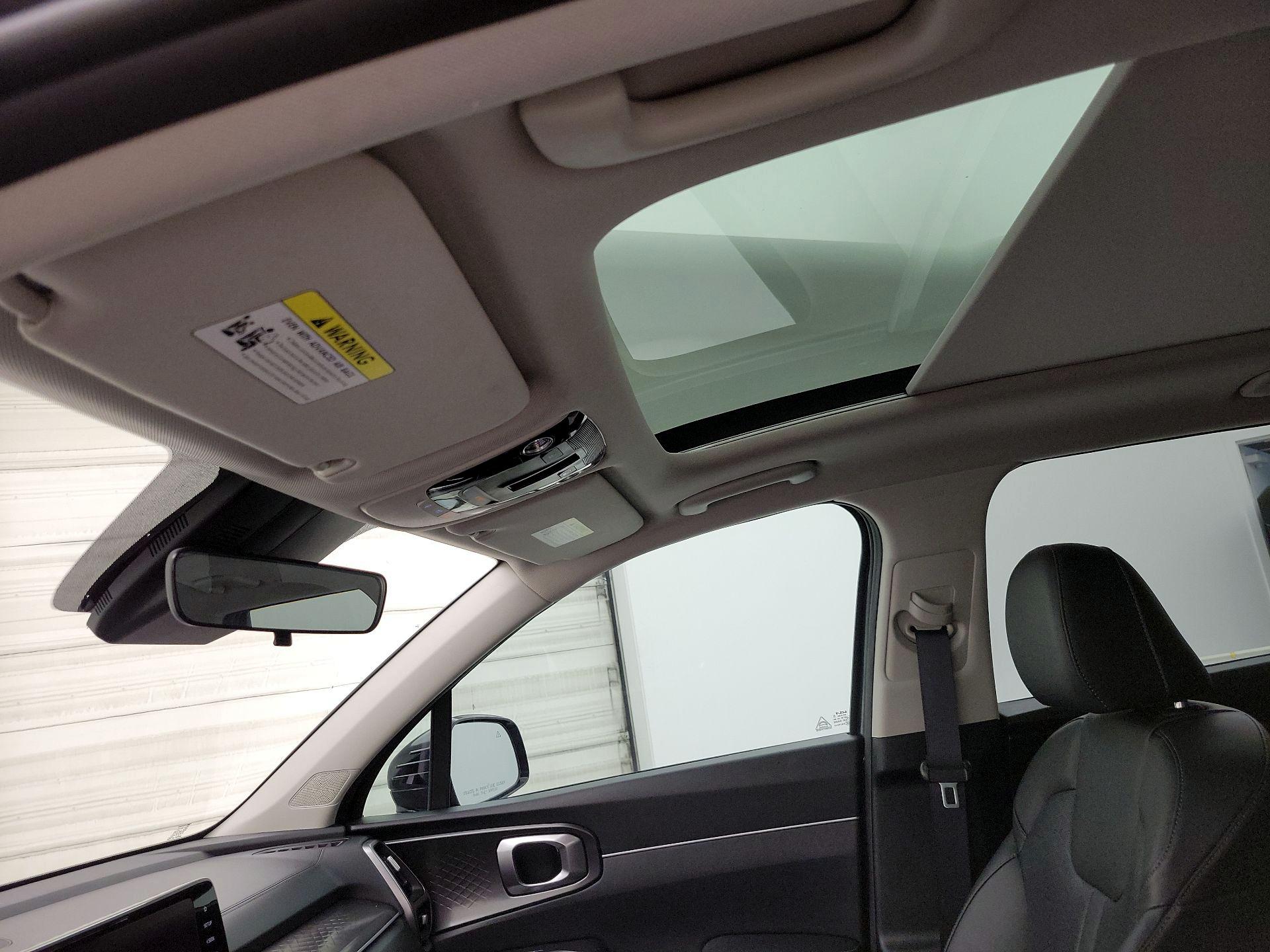 Thumbnail: 2023 Kia Sorento - 19