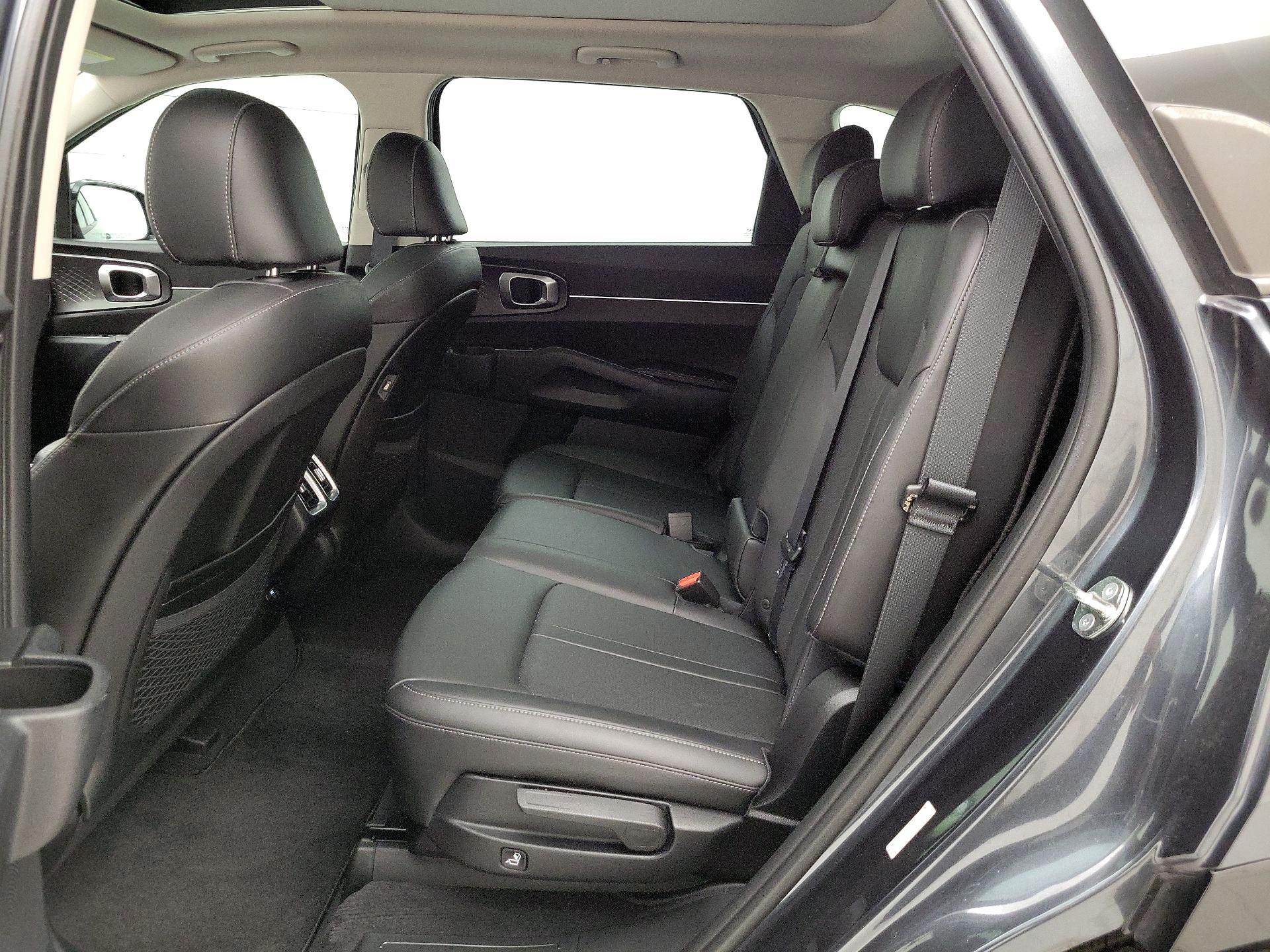 Thumbnail: 2023 Kia Sorento - 20