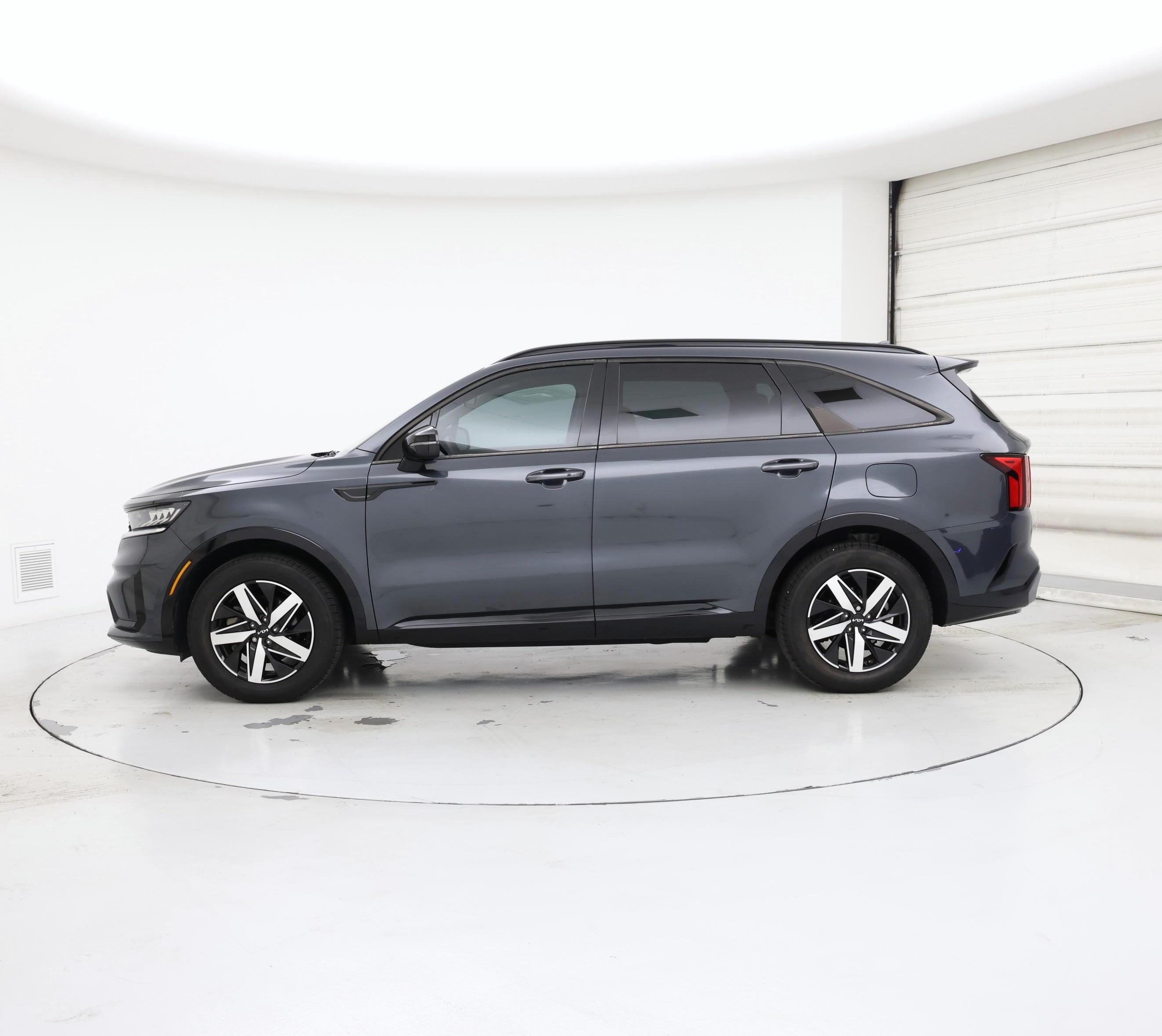 Thumbnail: 2023 Kia Sorento - 3