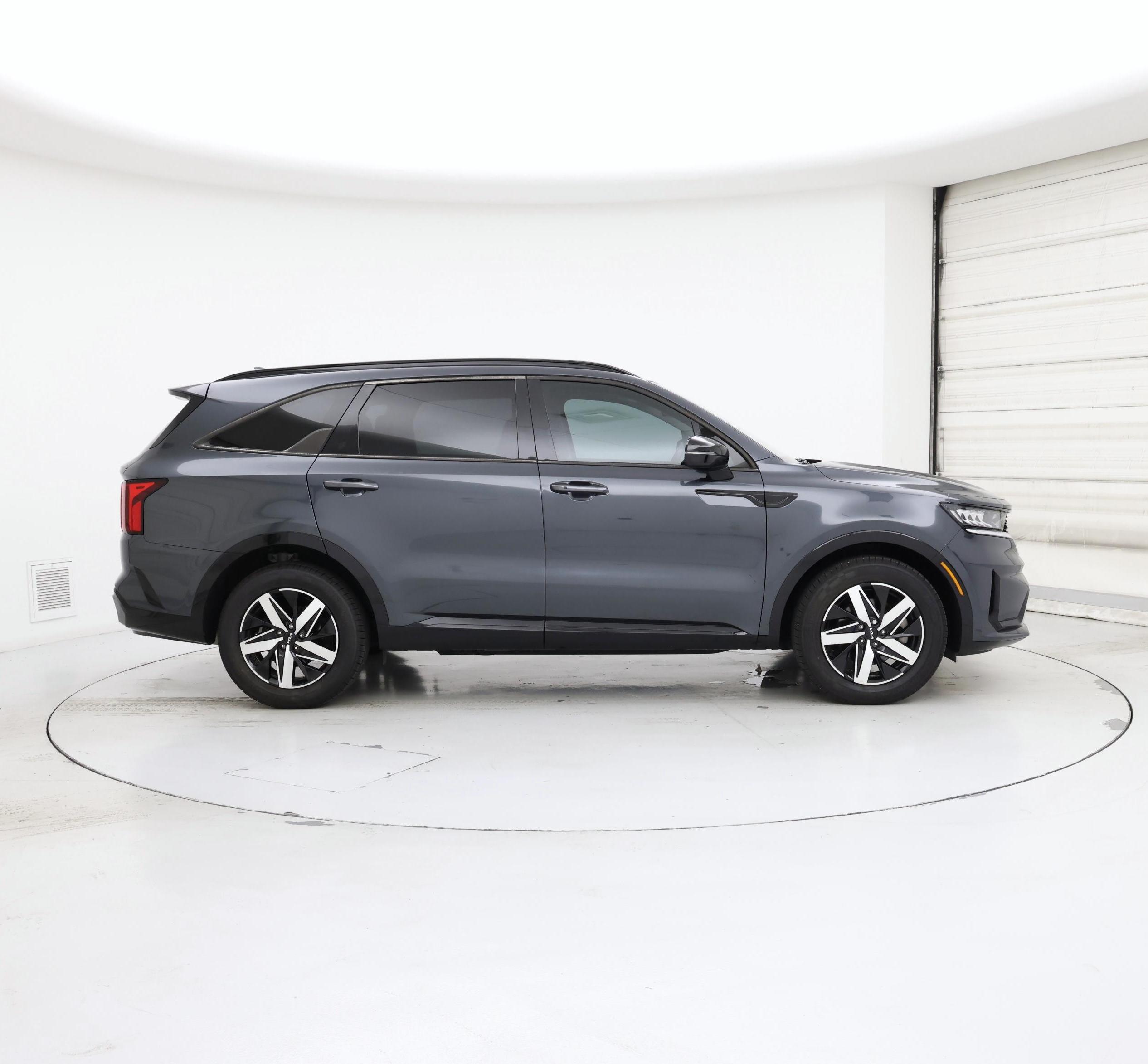 Thumbnail: 2023 Kia Sorento - 7