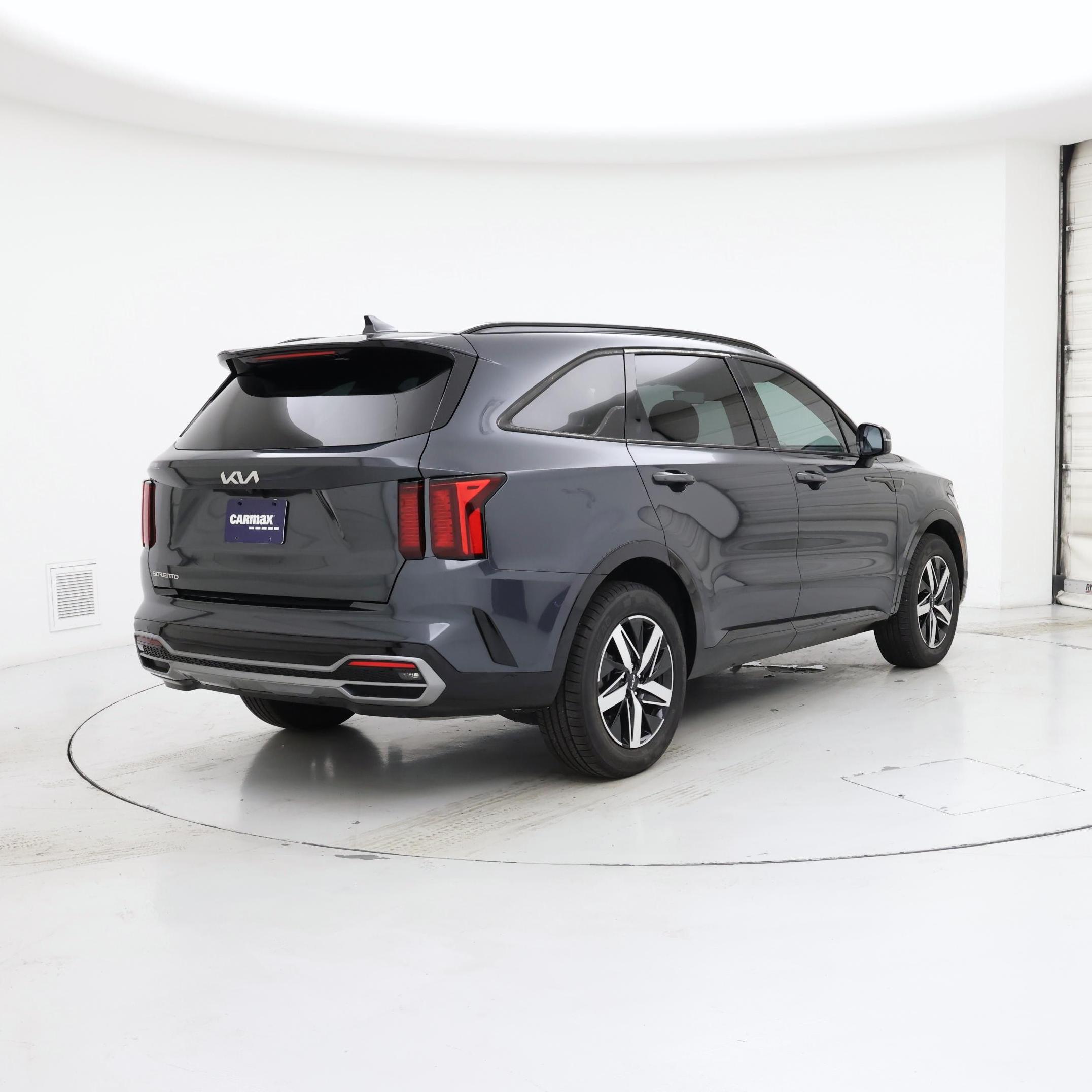 Thumbnail: 2023 Kia Sorento - 8