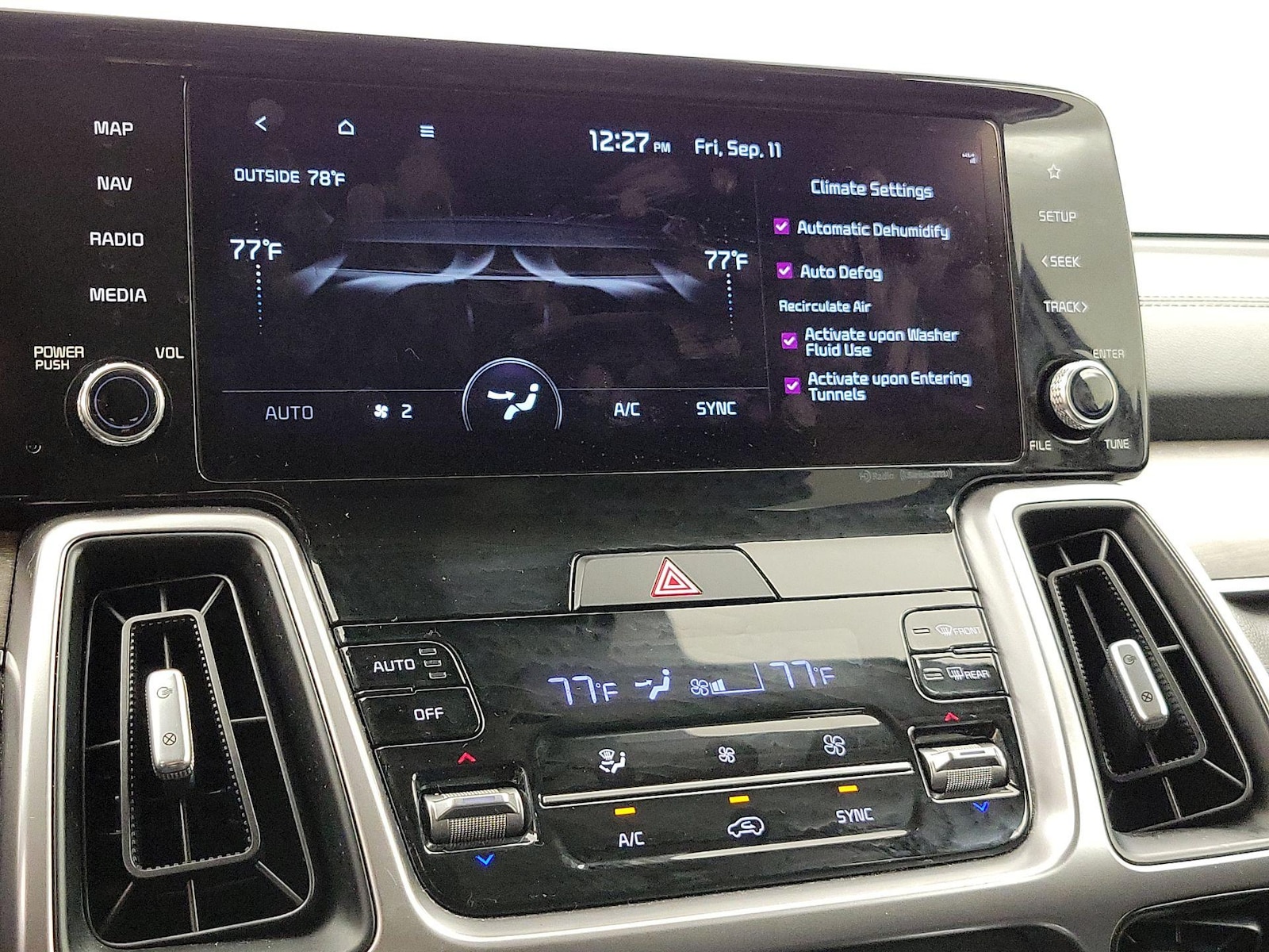 2023 Kia Sorento X-Line S - Photo 17