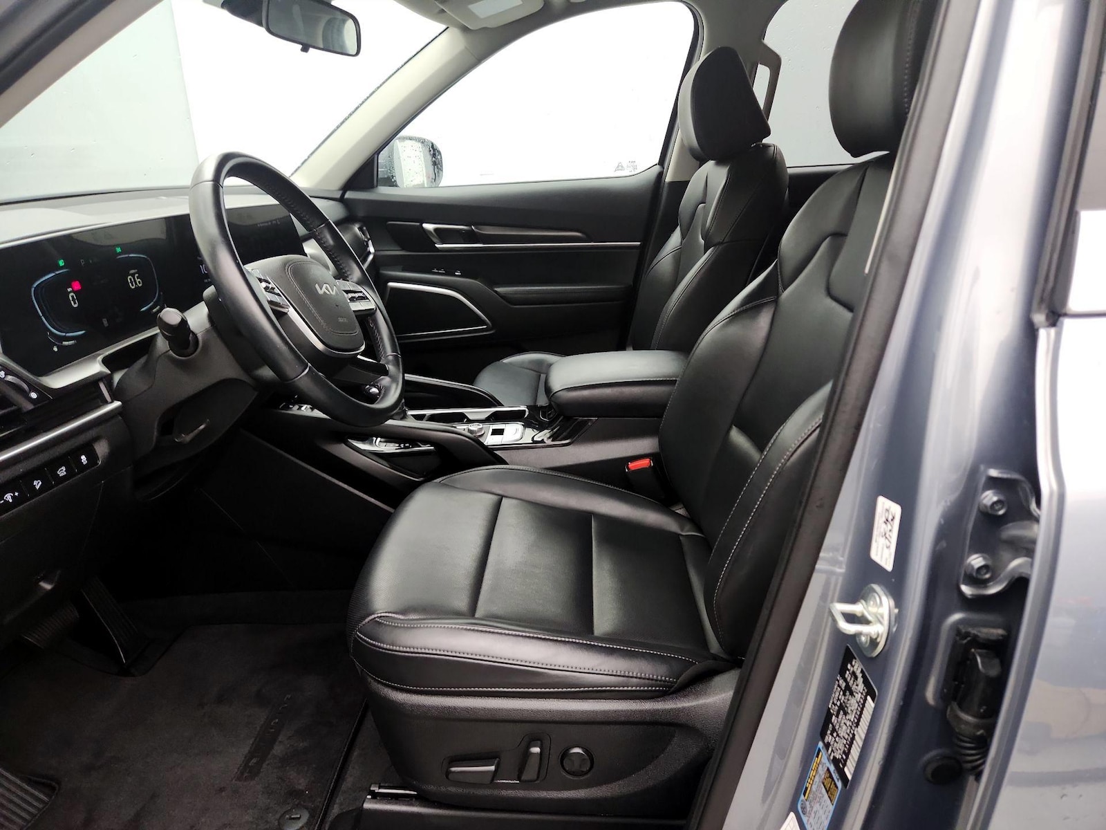2025 Kia Telluride S - Photo 12