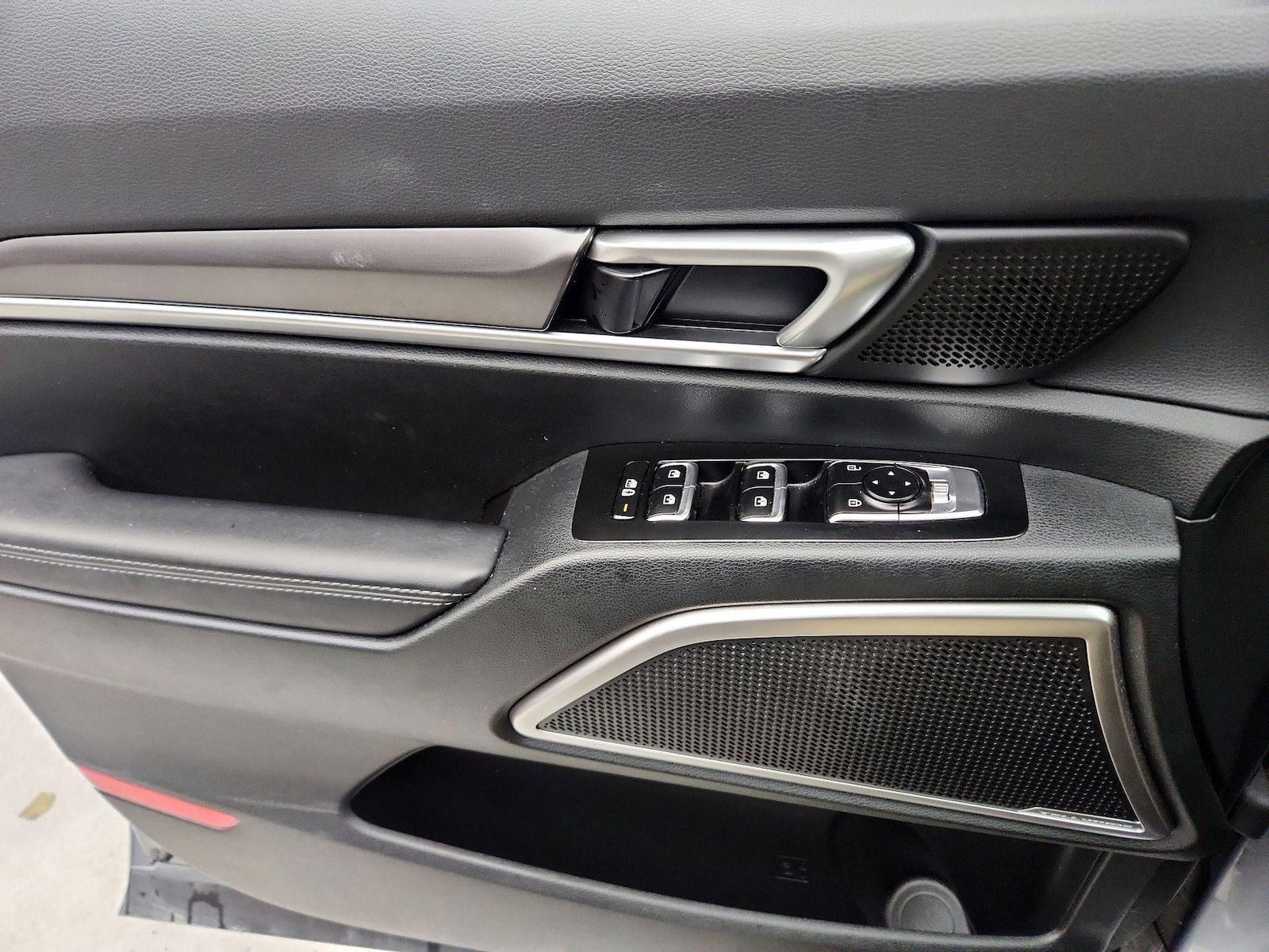 2025 Kia Telluride S - Photo 13