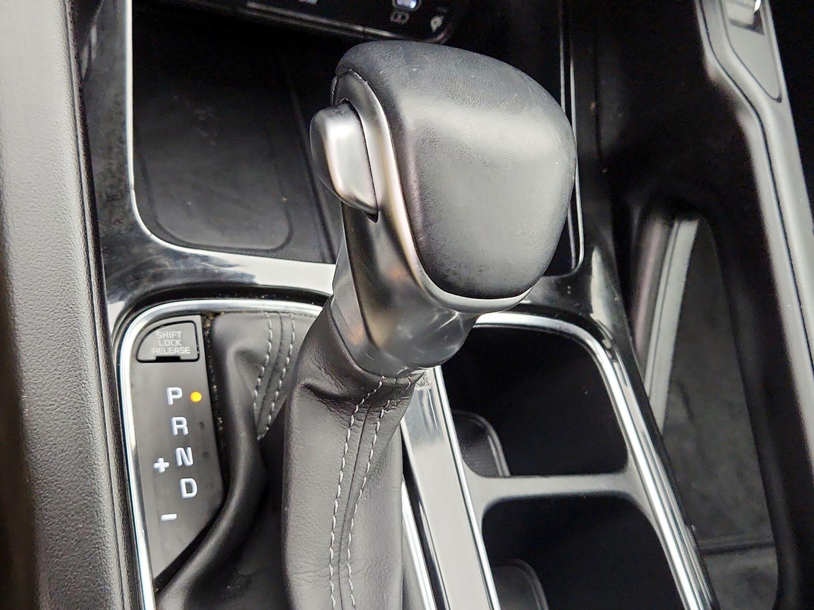2025 Kia Telluride S - Photo 18