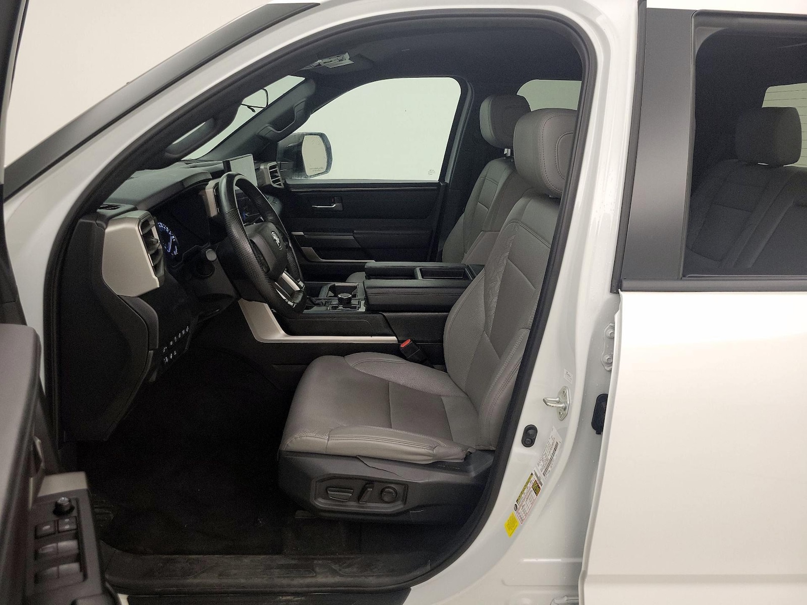 2025 Toyota Tundra SR5 - Photo 12