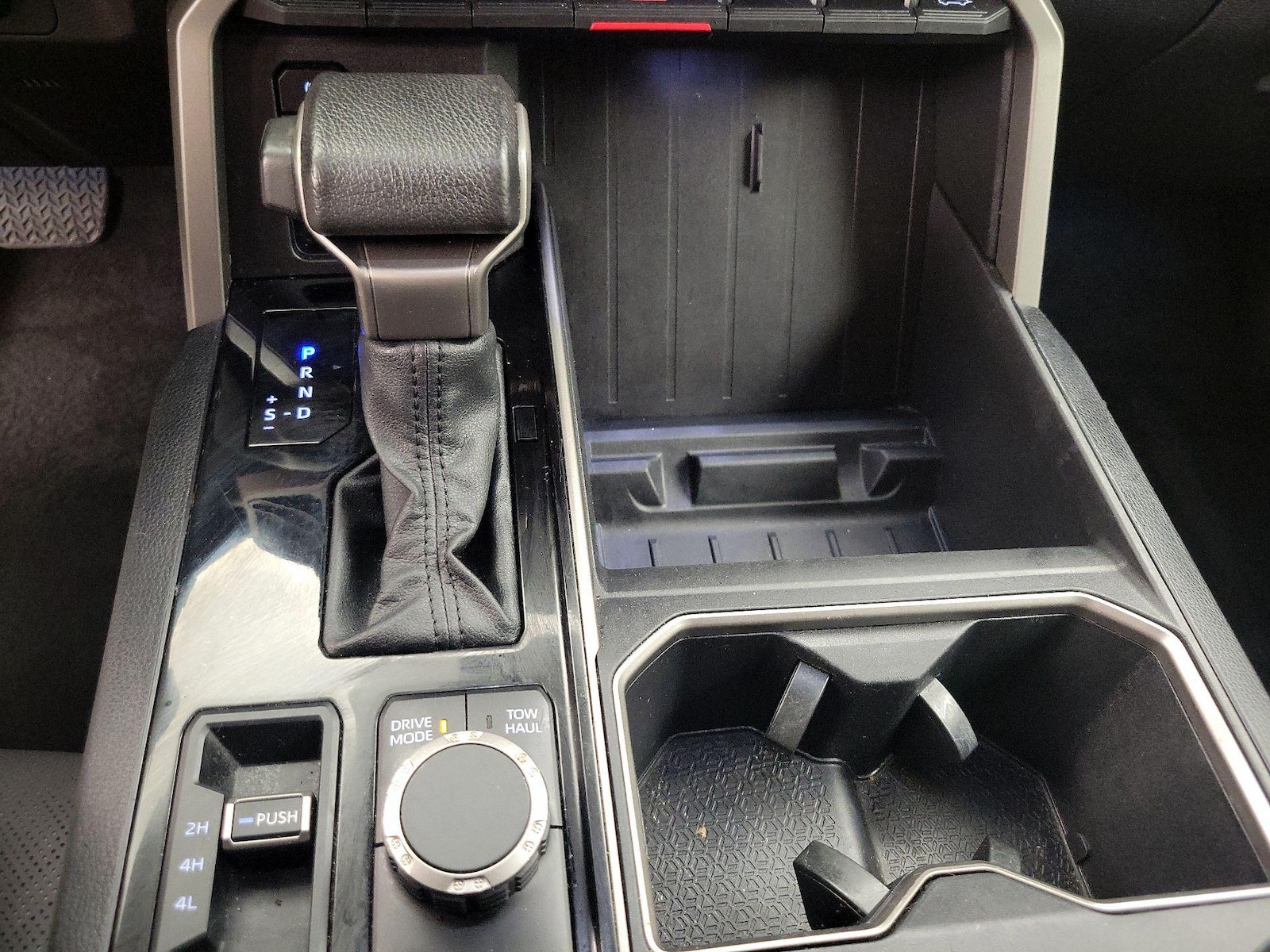 2025 Toyota Tundra SR5 - Photo 18