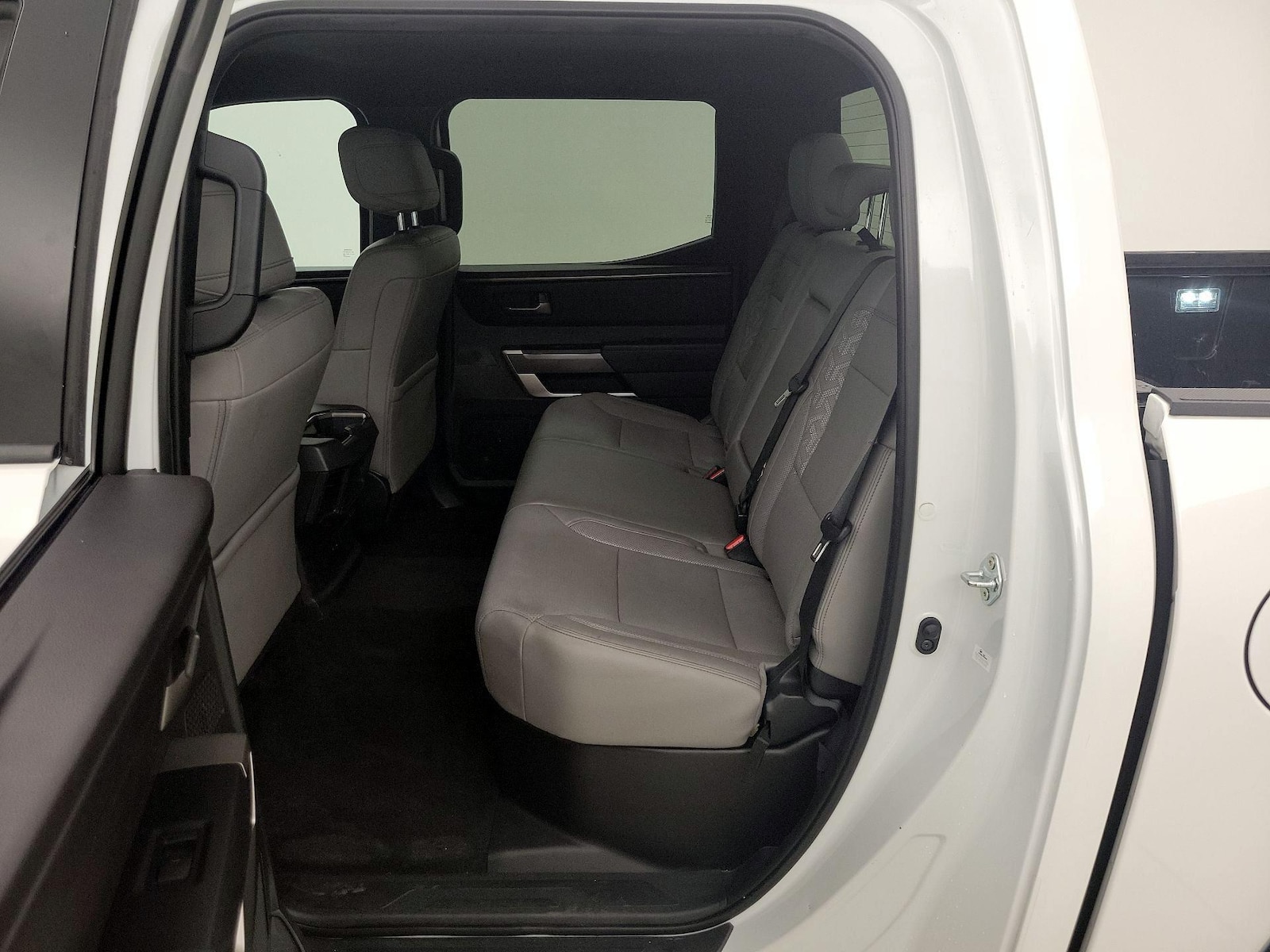 2025 Toyota Tundra SR5 - Photo 20
