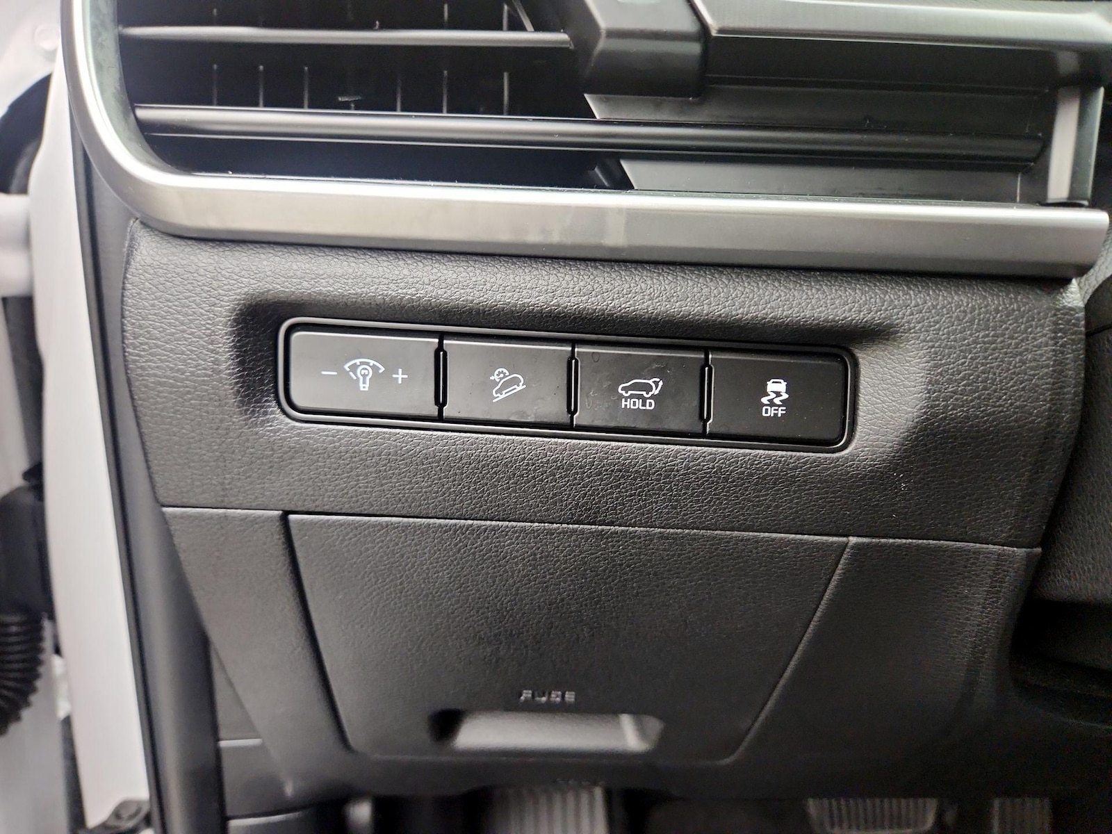 2025 Kia Telluride S - Photo 14