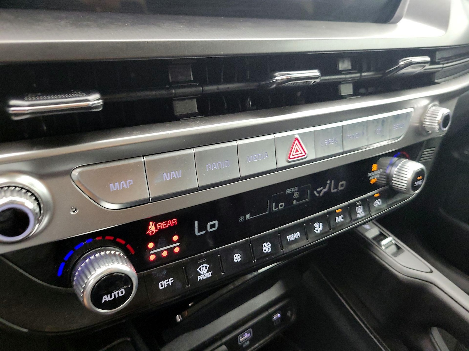 2025 Kia Telluride S - Photo 18
