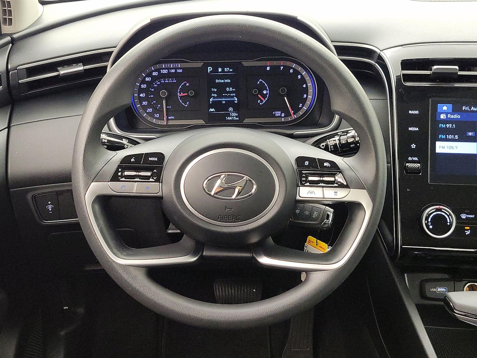 2023 Hyundai Tucson SE - Photo 11
