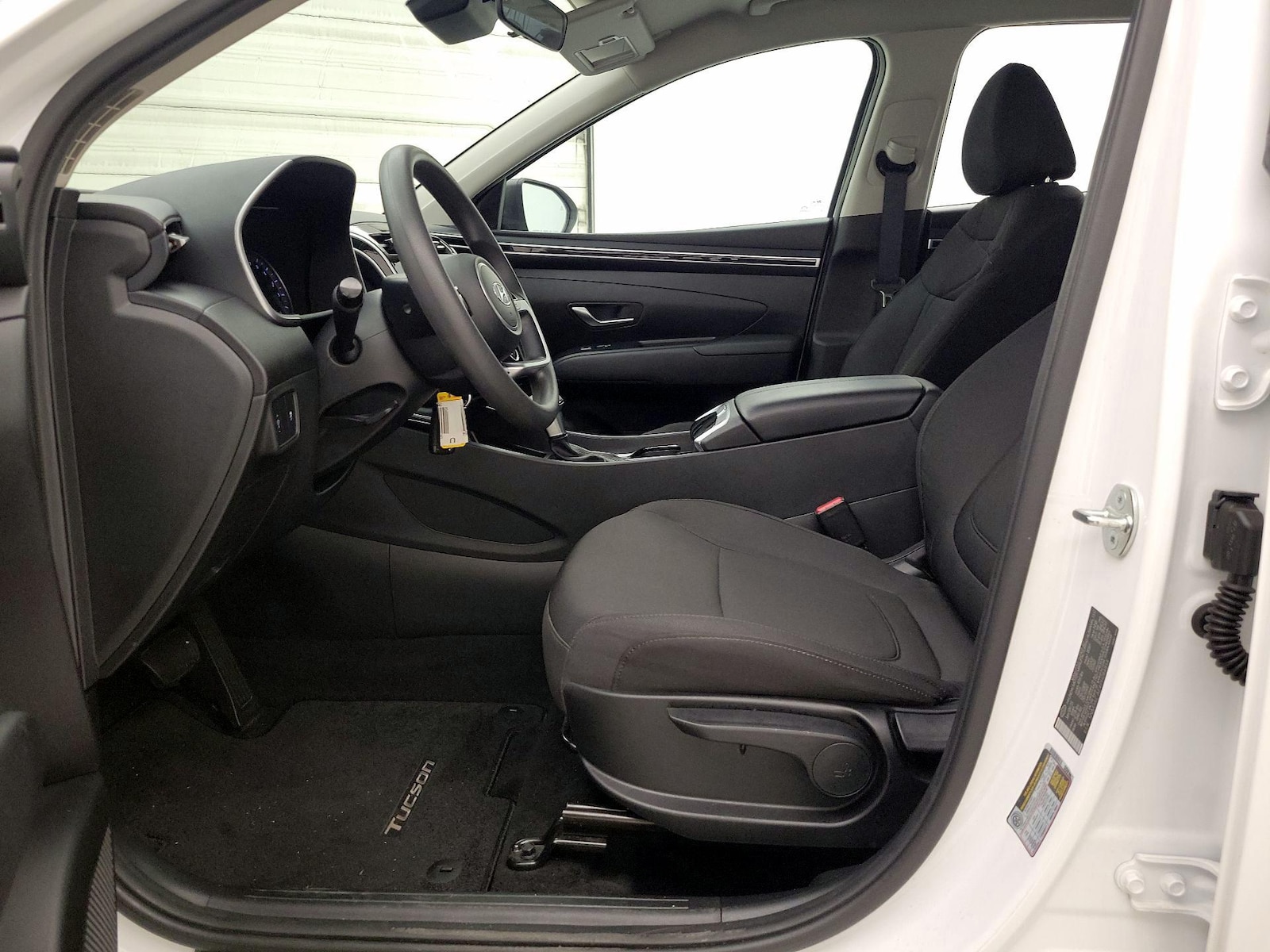 2023 Hyundai Tucson SE - Photo 12