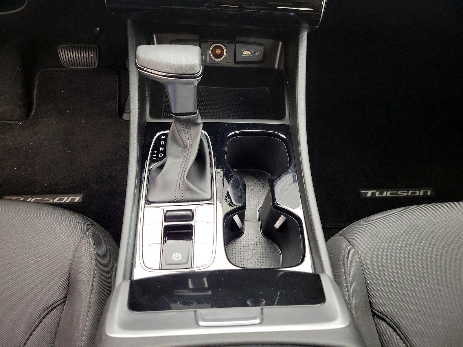 2023 Hyundai Tucson SE - Photo 18