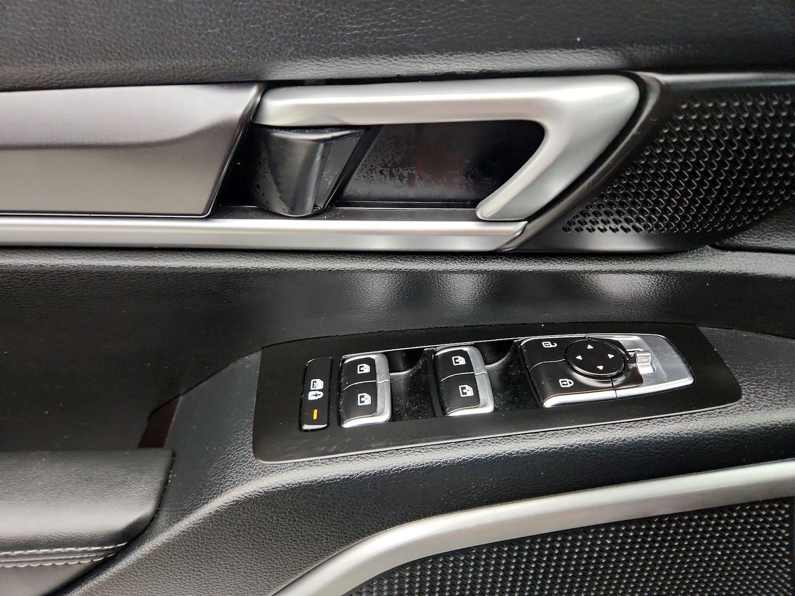 2025 Kia Telluride S - Photo 13