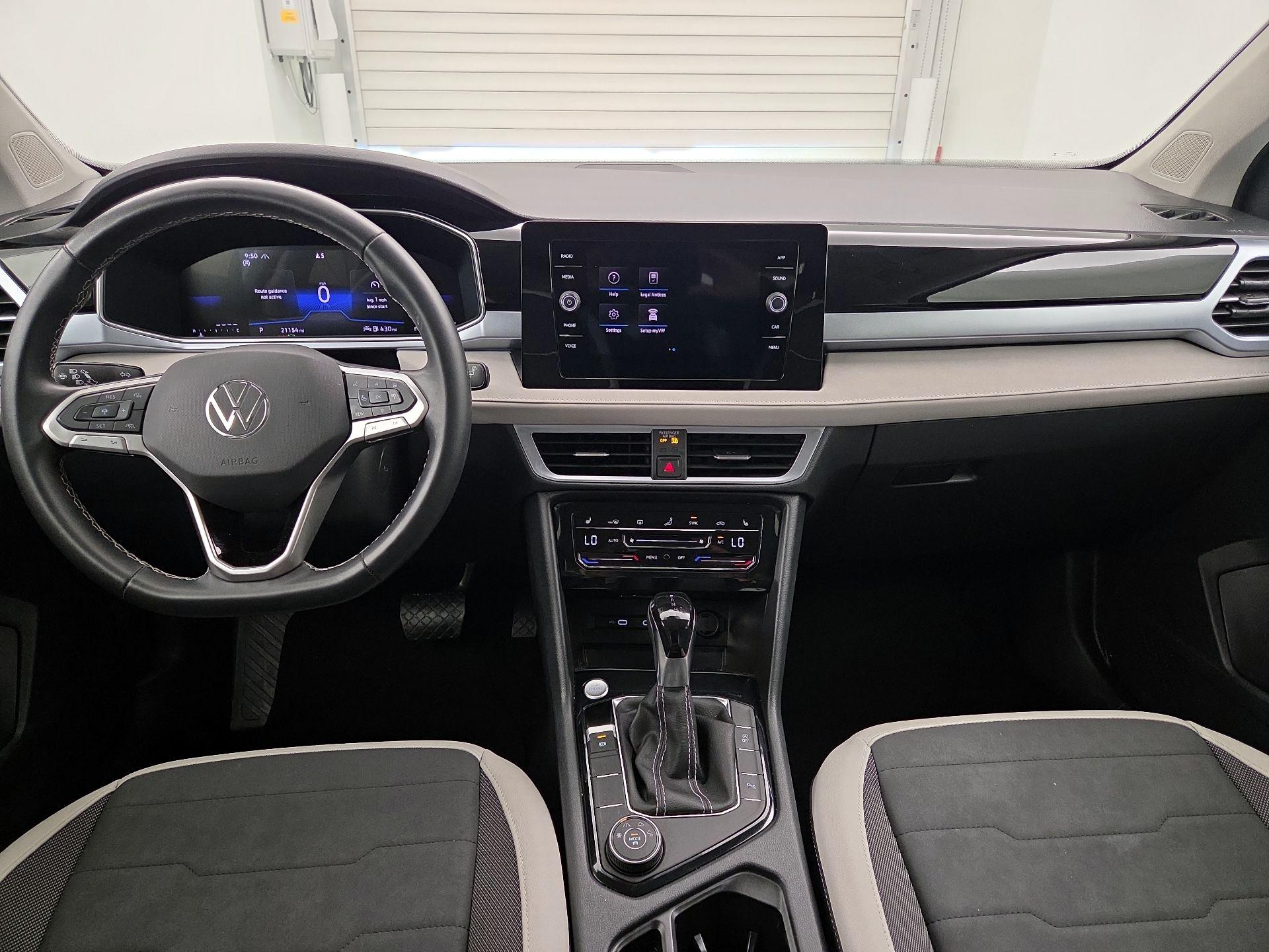 Thumbnail: 2025 Volkswagen Taos - 9