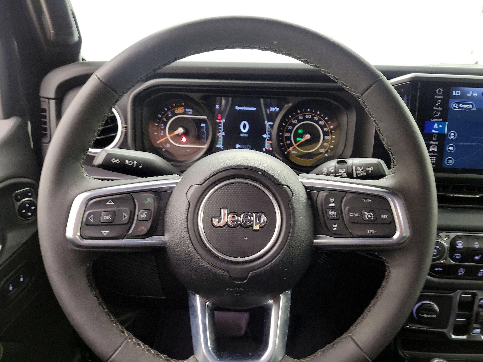 2025 Jeep Wrangler 4-Door Sahara - Photo 11