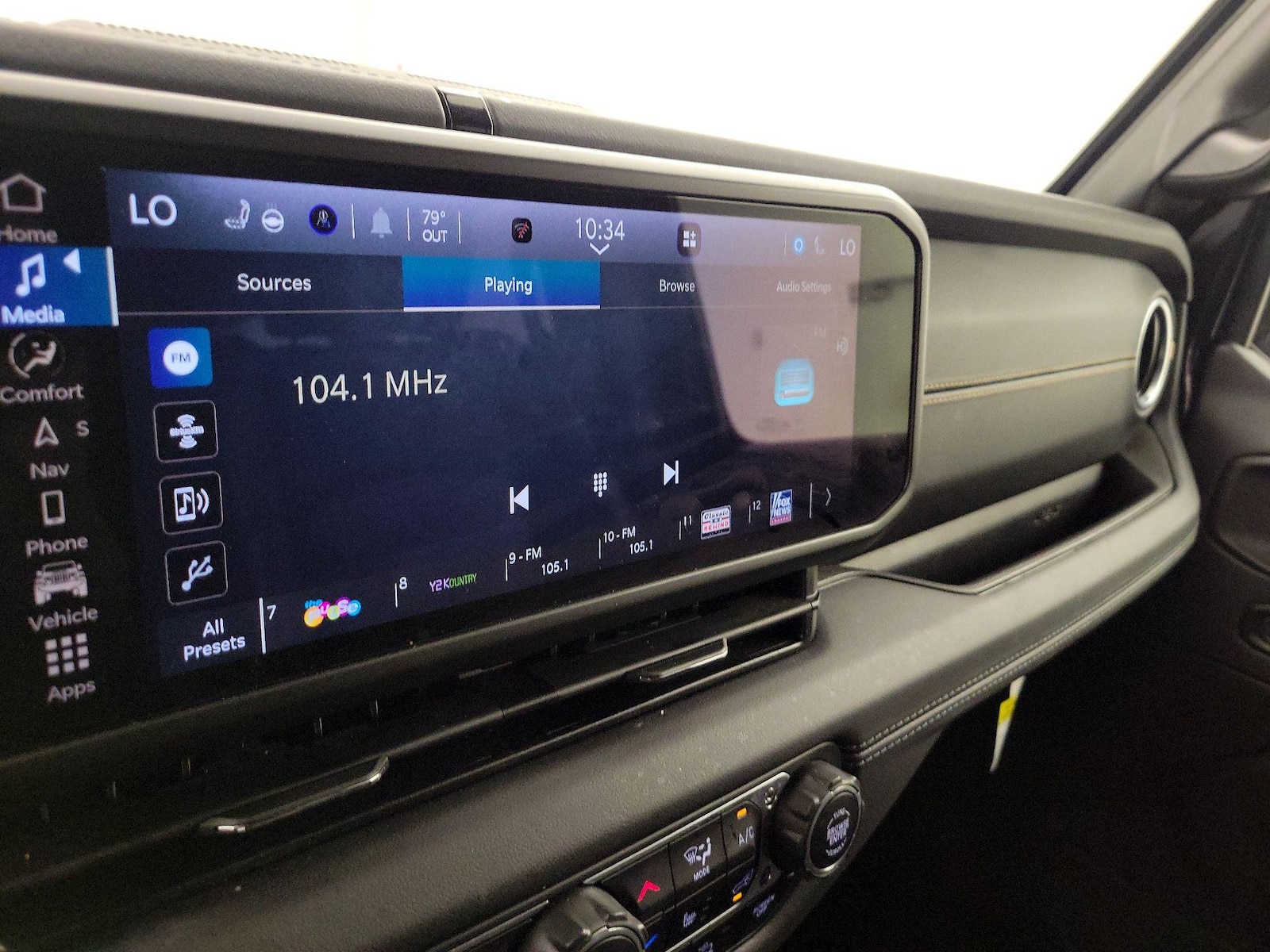 2025 Jeep Wrangler 4-Door Sahara - Photo 17