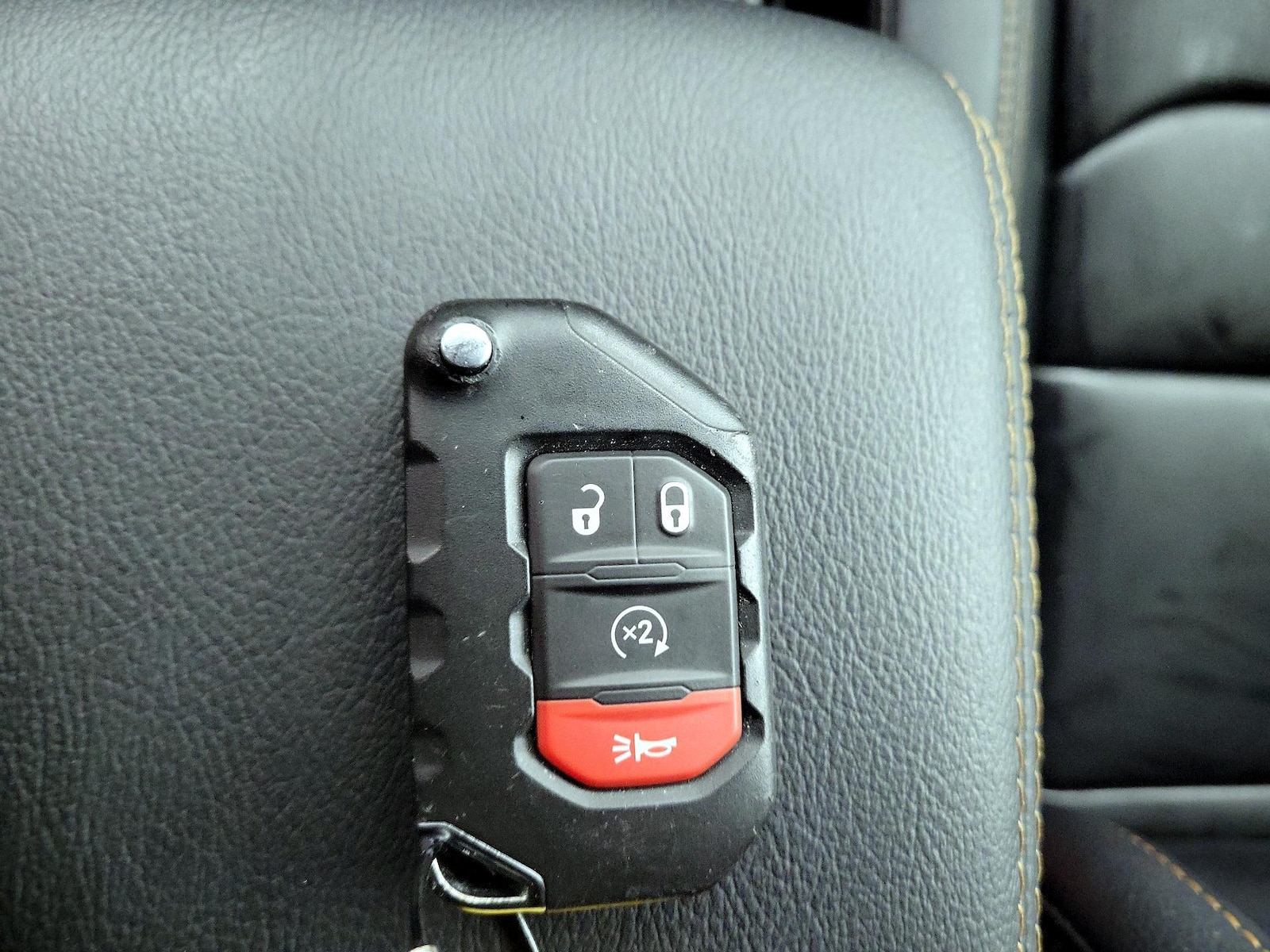 2025 Jeep Wrangler 4-Door Sahara - Photo 24
