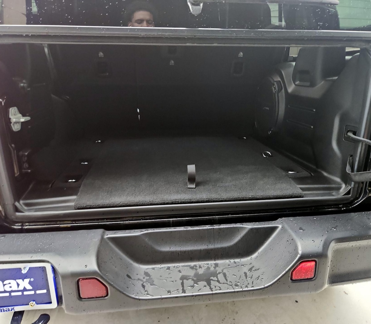 Trunk/Cargo (Seats Up)