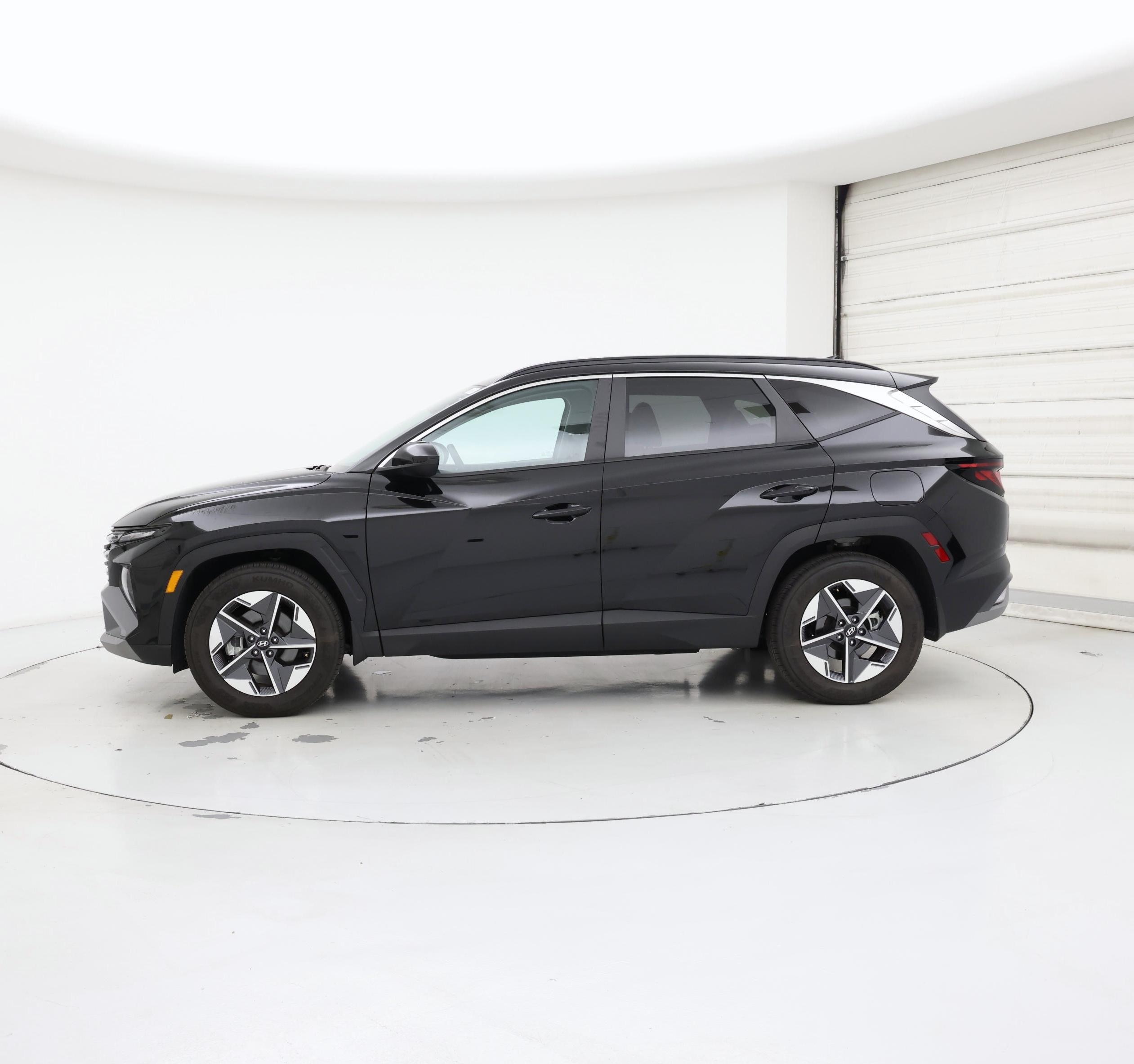 Thumbnail: 2026 Hyundai Tucson - 3