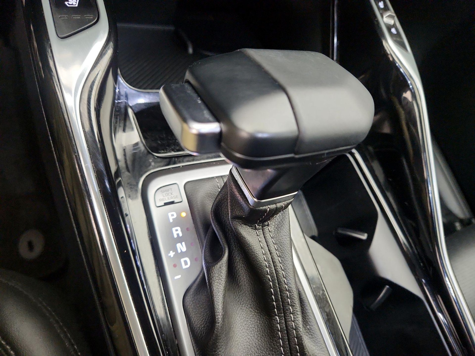 2024 Kia Sorento SX - Photo 18