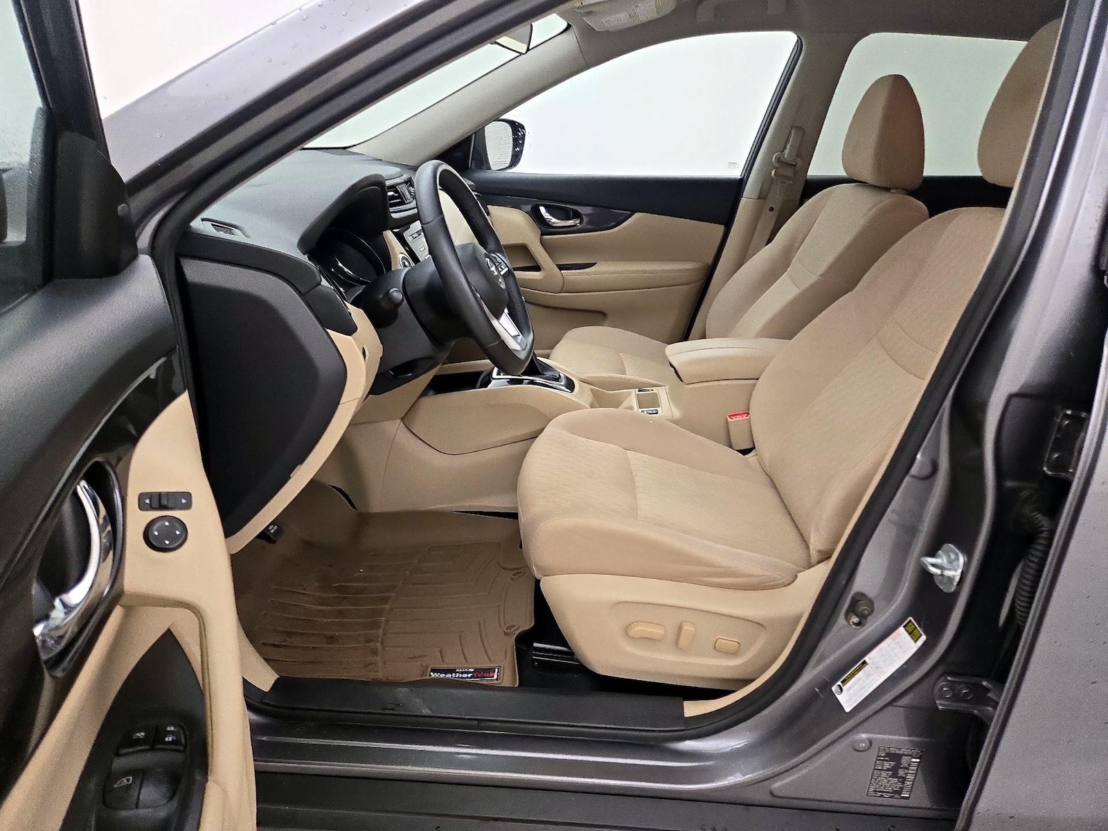2017 Nissan Rogue SV - Photo 12