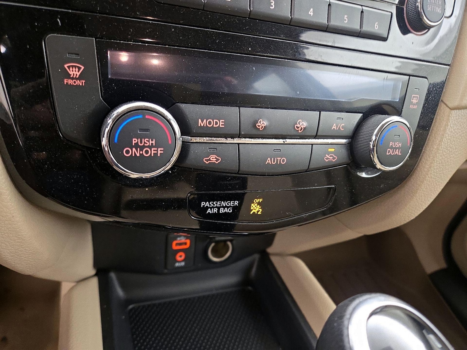 2017 Nissan Rogue SV - Photo 17