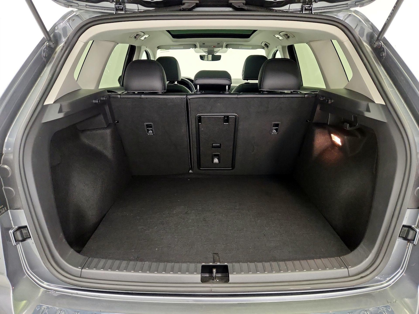 2023 Volkswagen Taos SEL - Photo 23