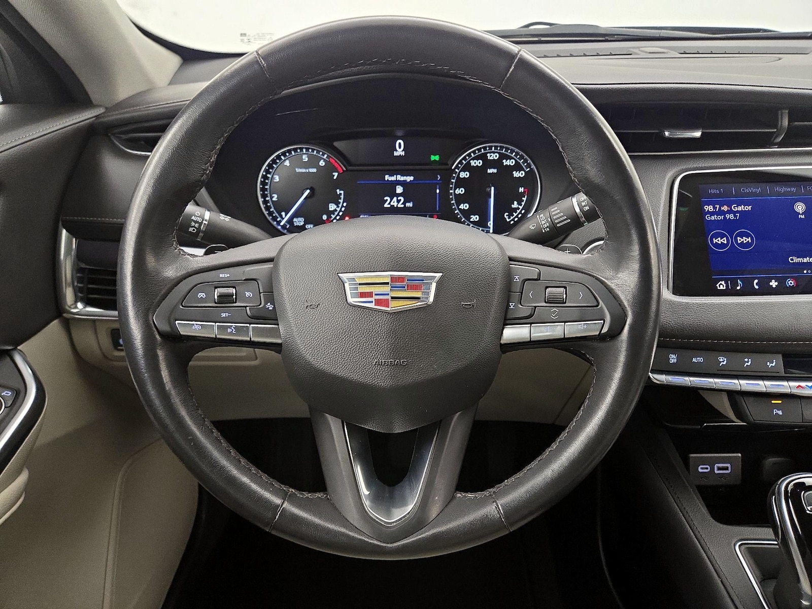 2023 Cadillac XT4 Luxury - Photo 11