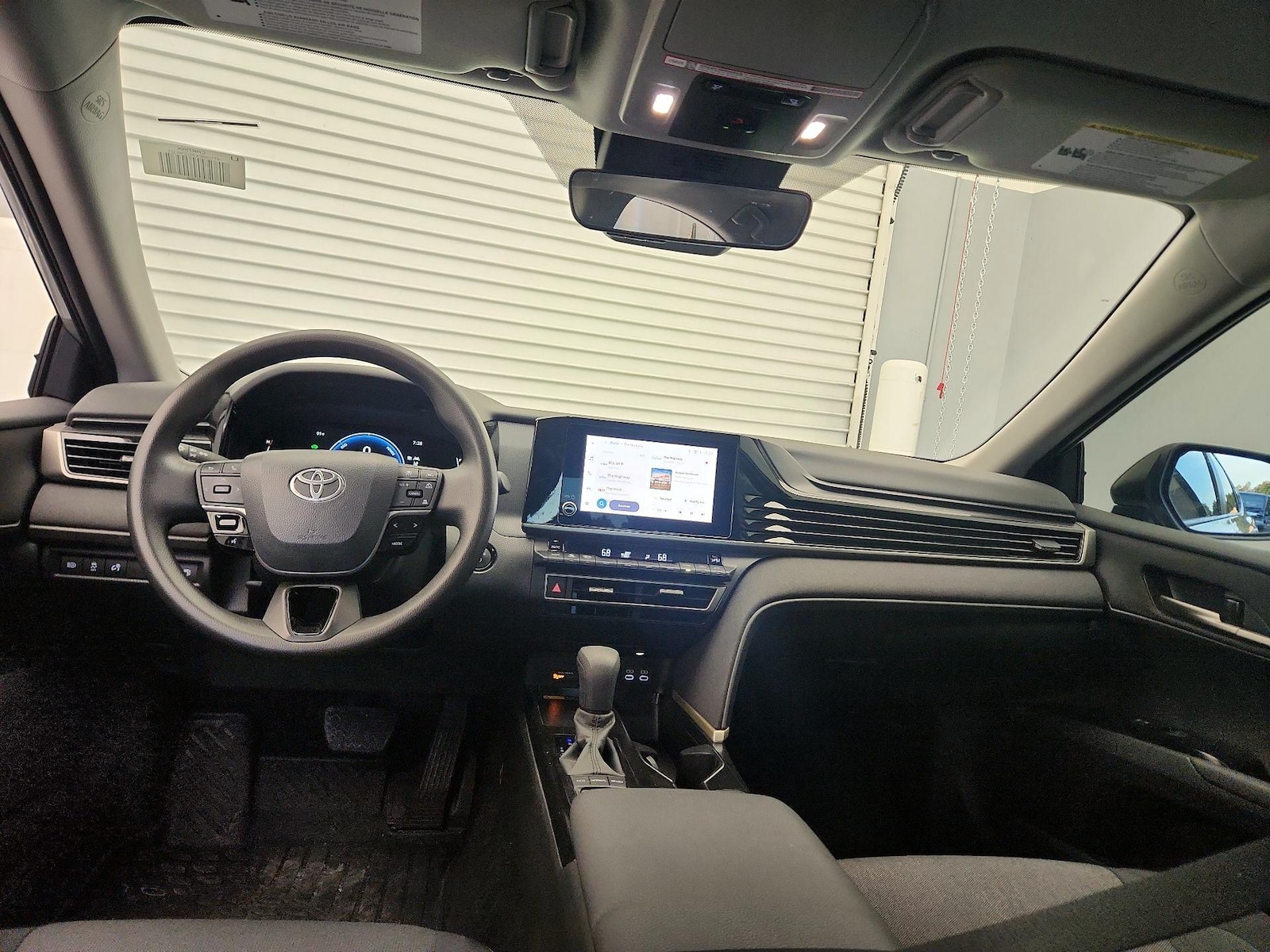 2025 Toyota Camry LE - Photo 10