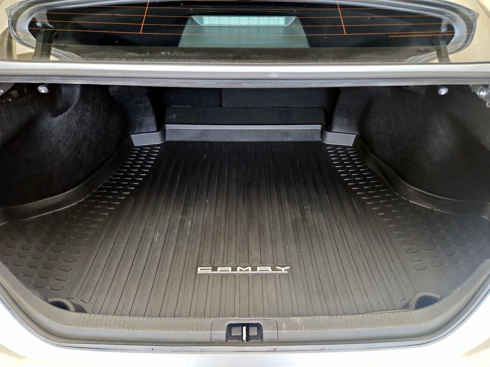 2025 Toyota Camry LE - Photo 20