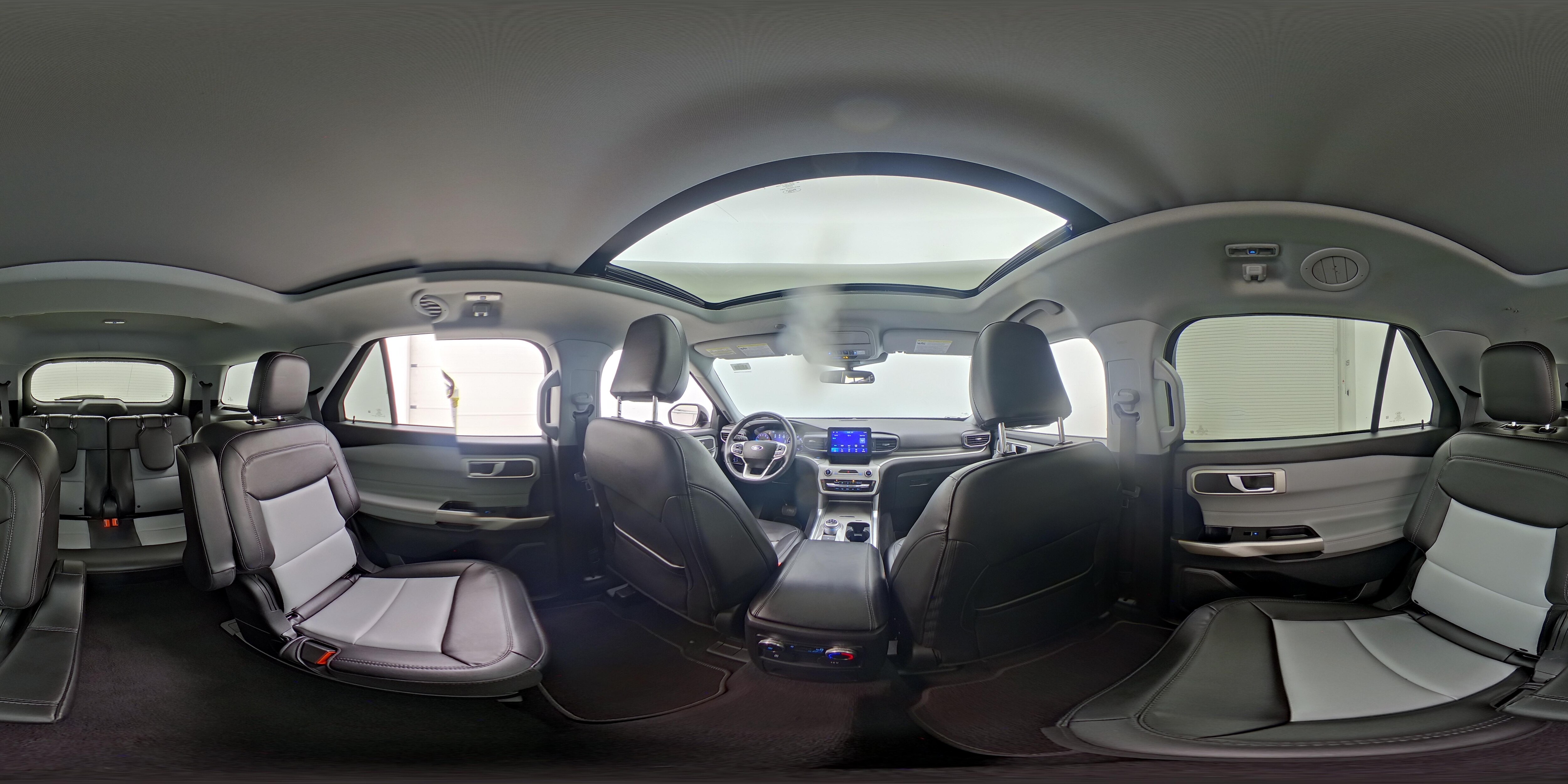 2023 Ford Explorer XLT - Photo 29