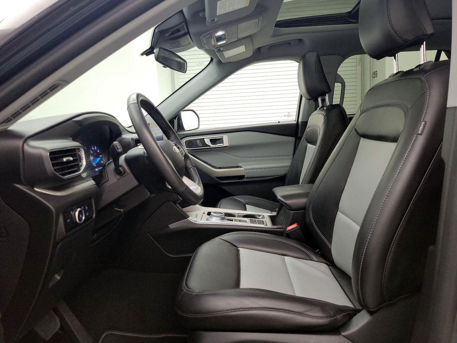 2023 Ford Explorer XLT - Photo 12