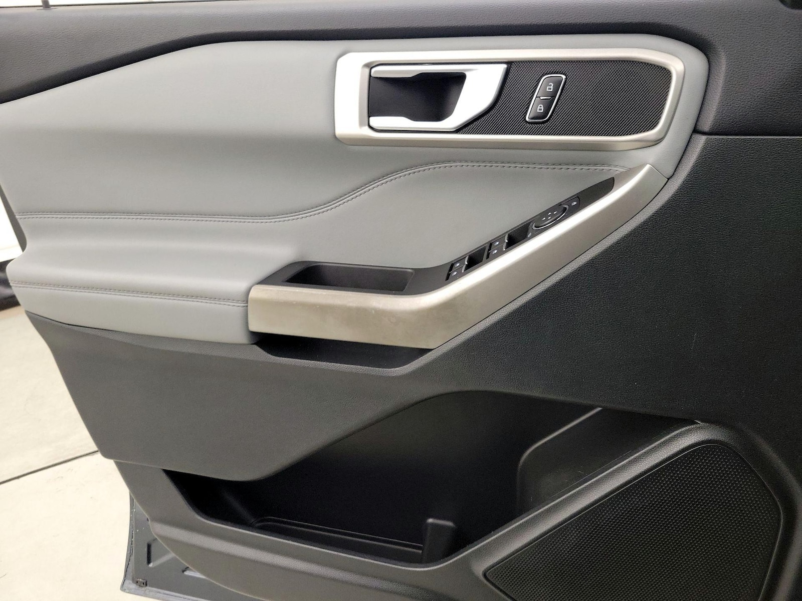 2023 Ford Explorer XLT - Photo 13