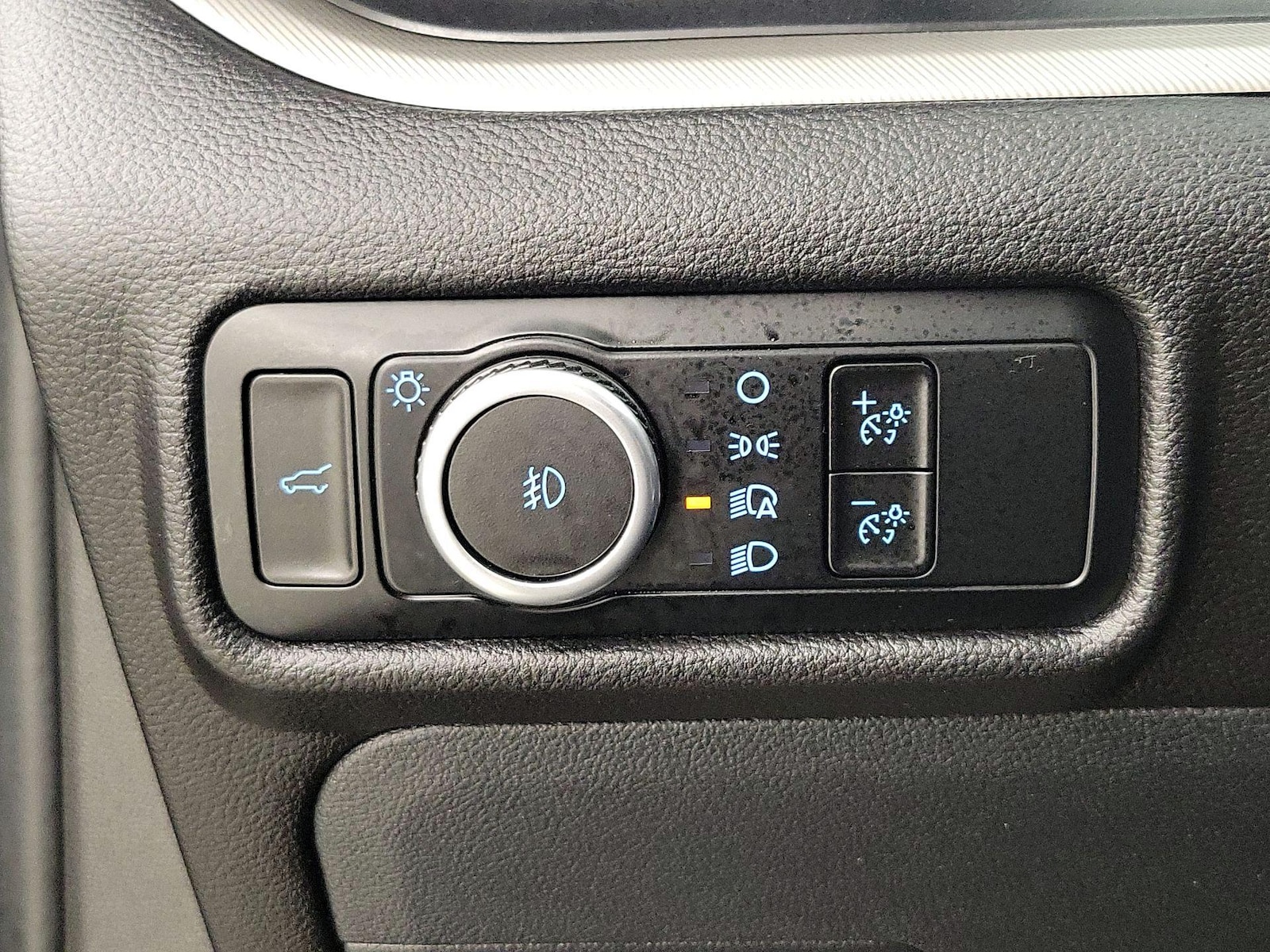 2023 Ford Explorer XLT - Photo 14