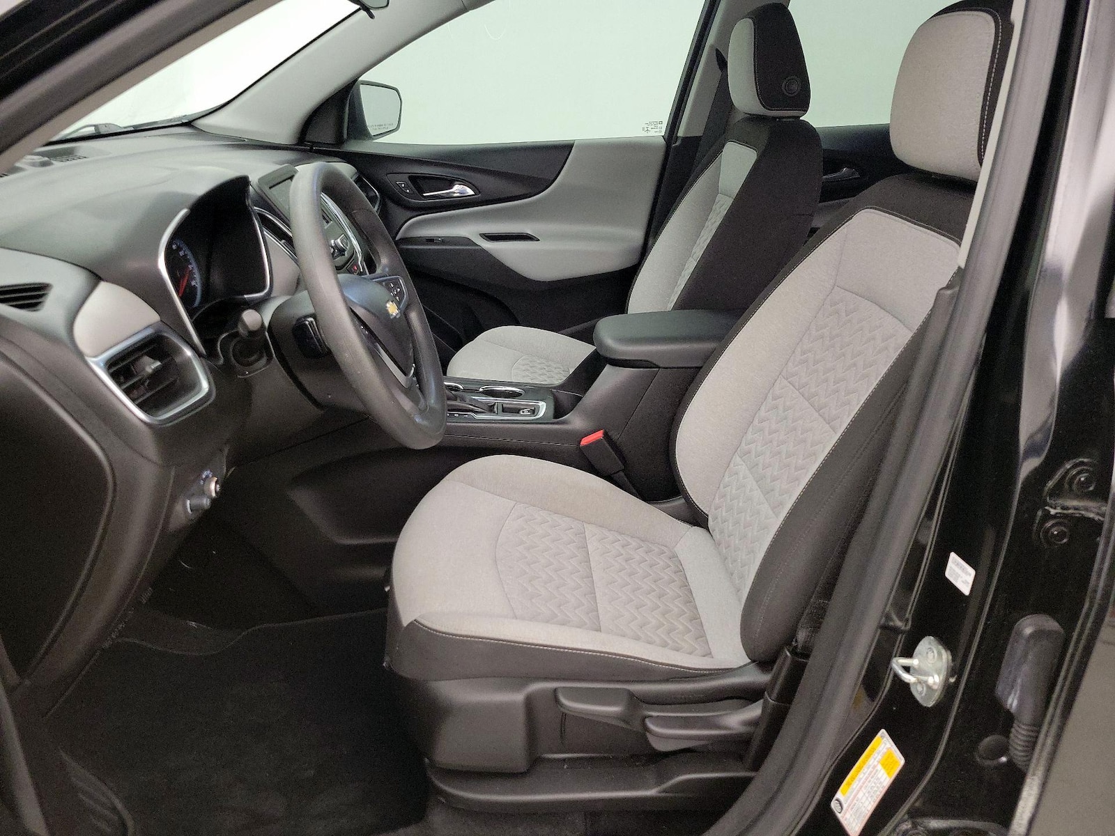 2022 Chevrolet Equinox LS - Photo 12